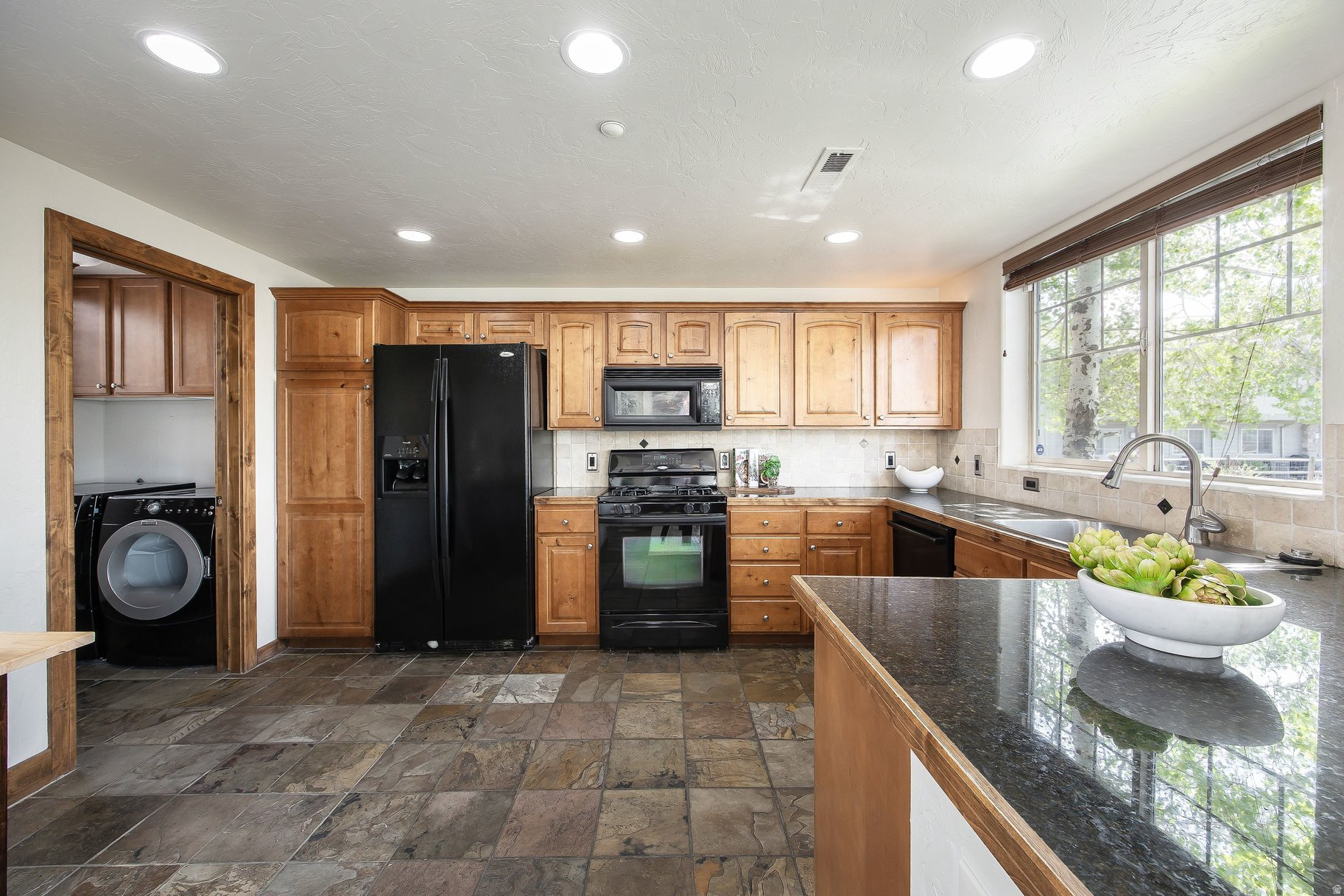 FOX POINTE @REDSTONE - Residential