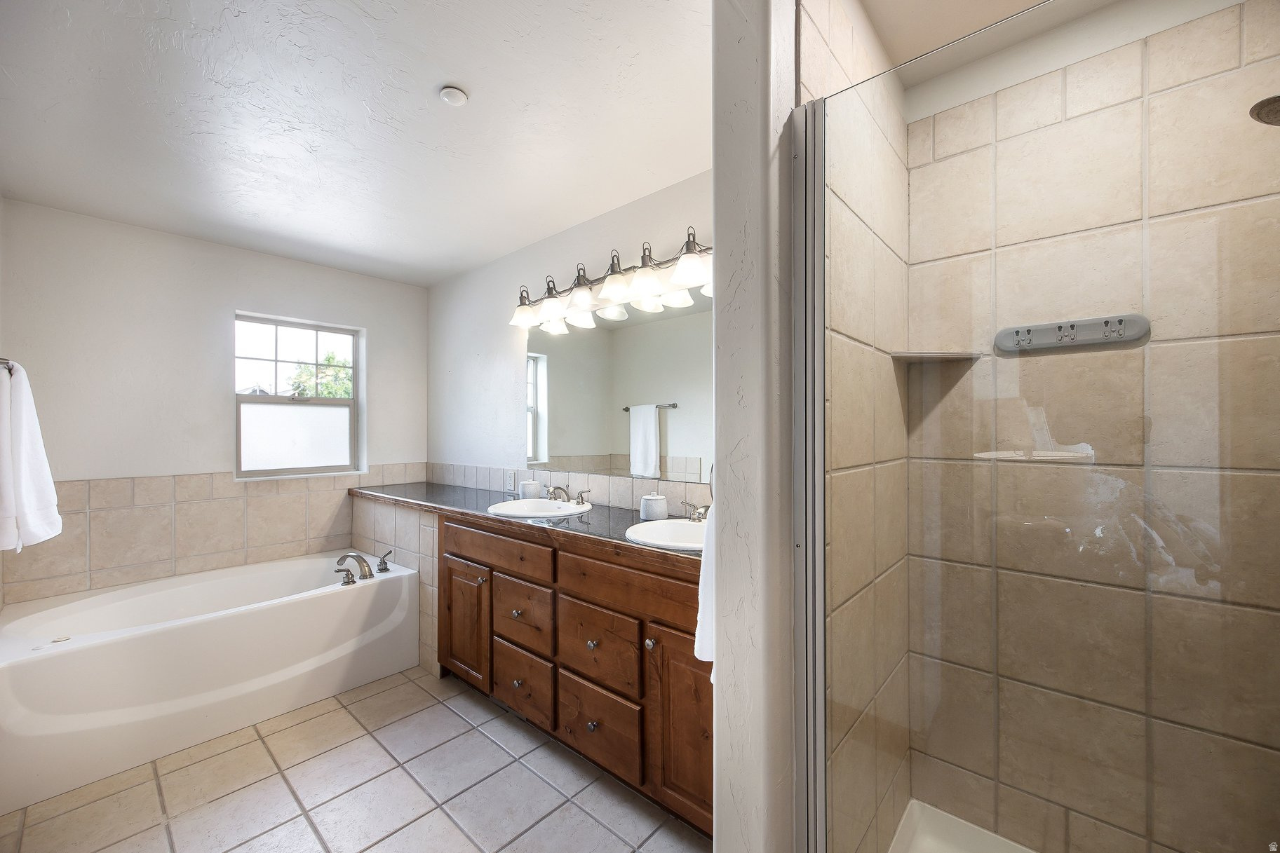 FOX POINTE @REDSTONE - Residential