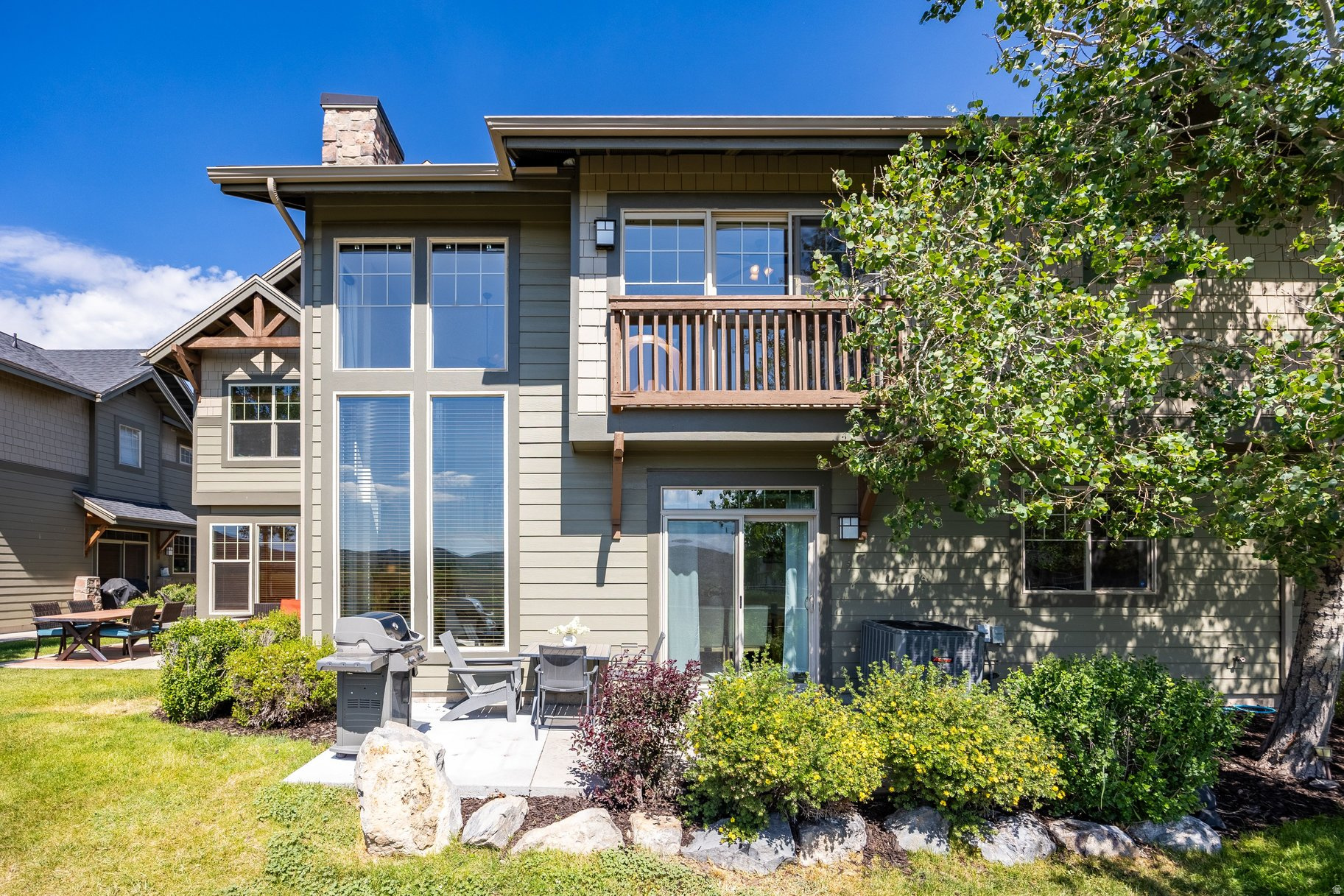 FOX POINTE @REDSTONE - Residential