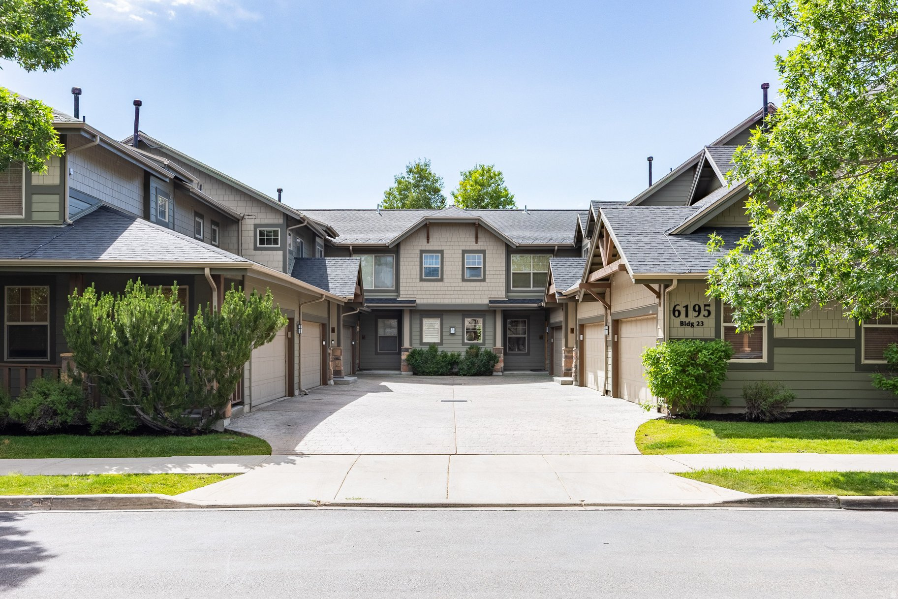 FOX POINTE @REDSTONE - Residential