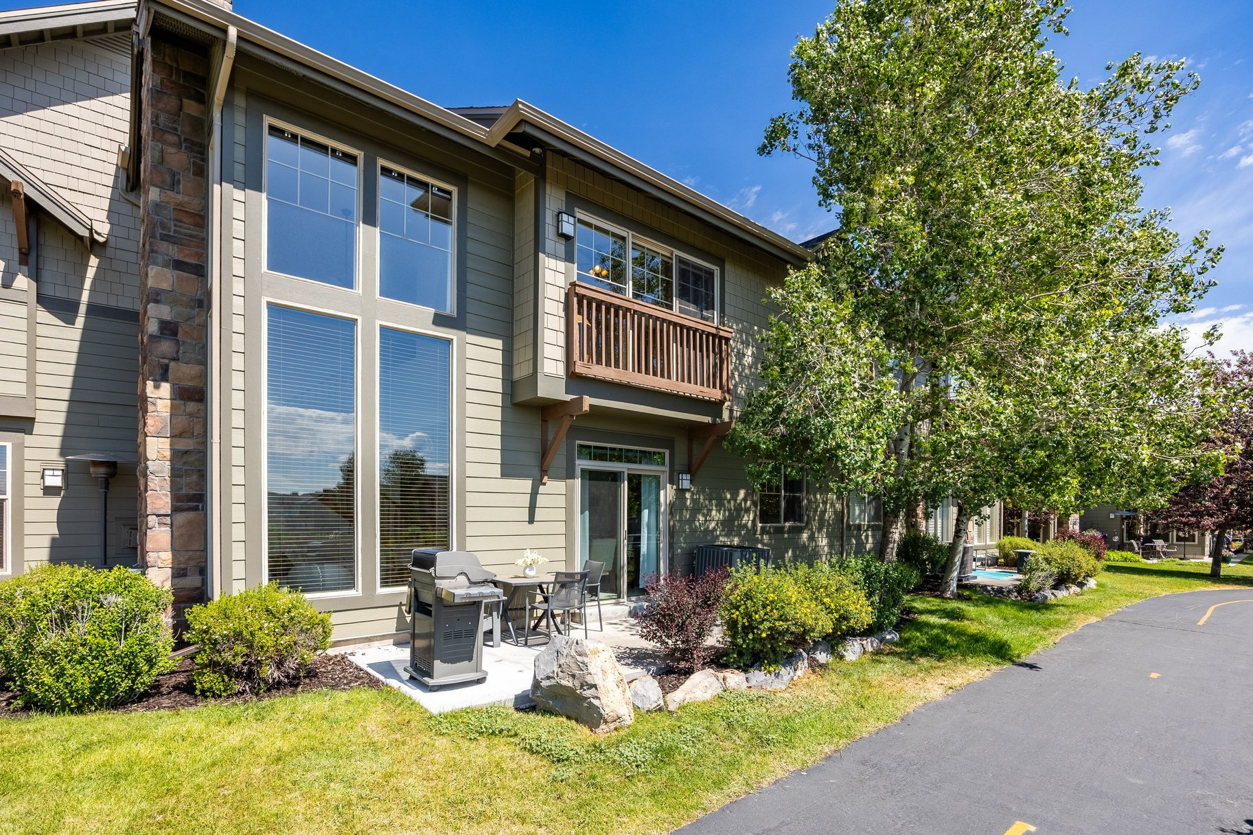 FOX POINTE @REDSTONE - Residential