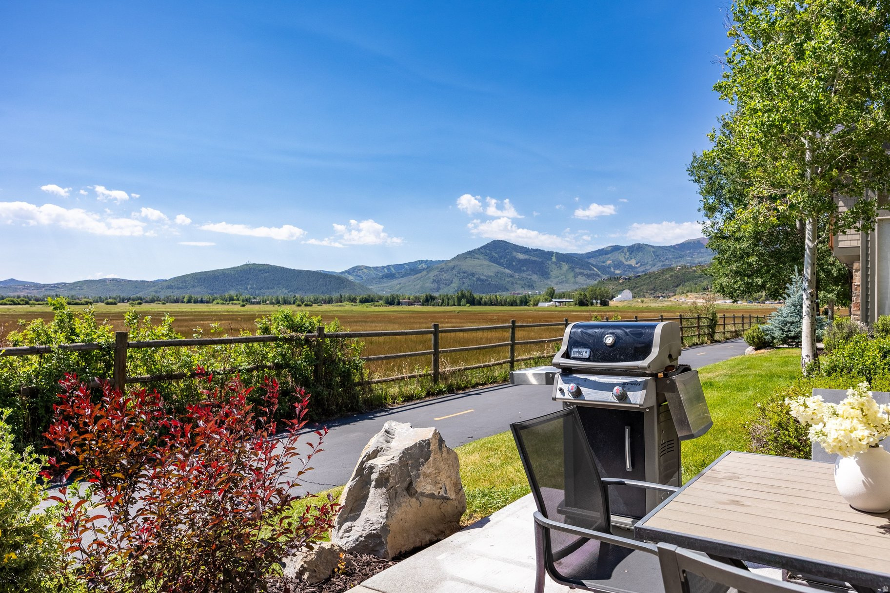 FOX POINTE @REDSTONE - Residential