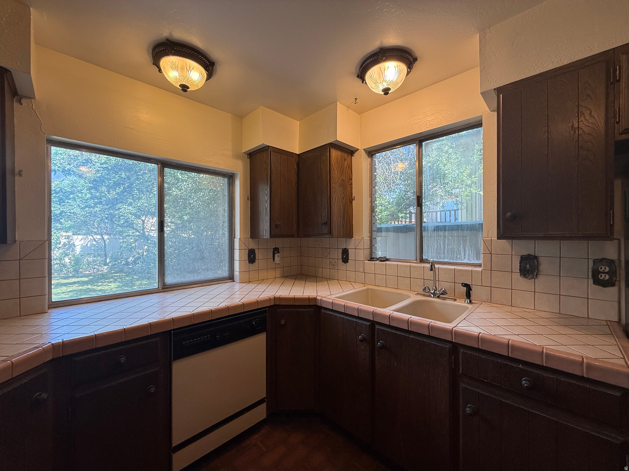 ROBINSON SQUARE - Residential