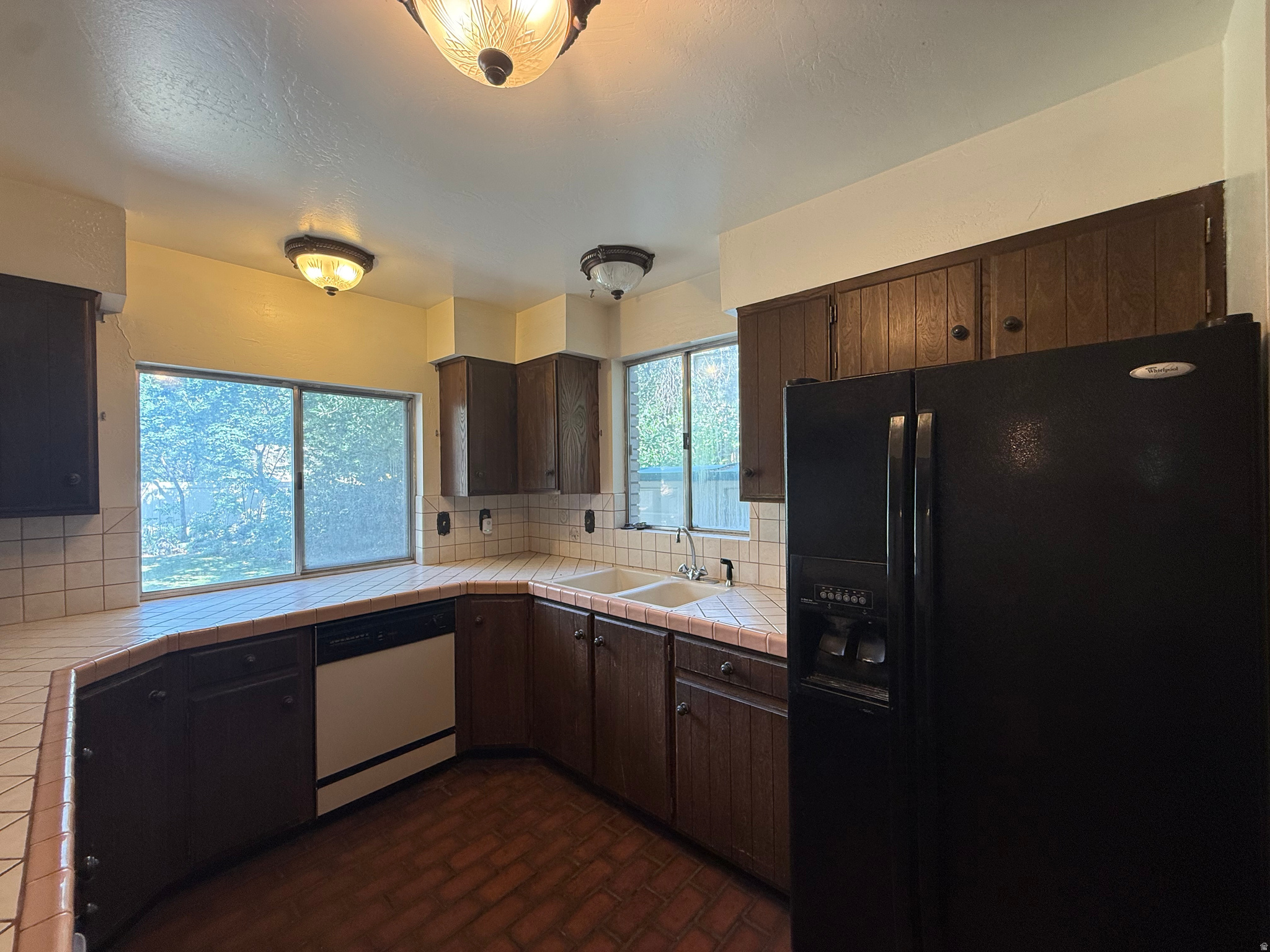ROBINSON SQUARE - Residential