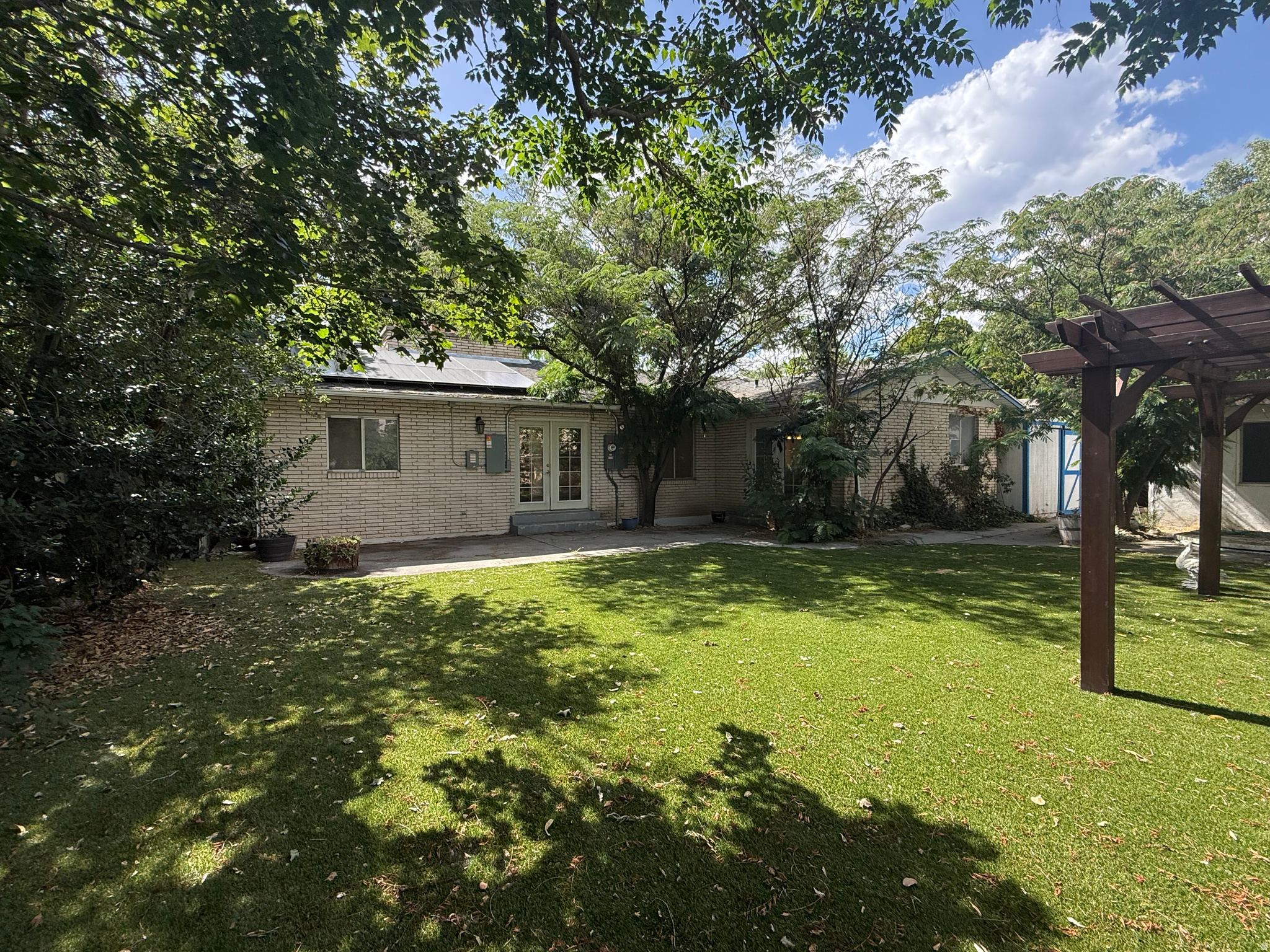 ROBINSON SQUARE - Residential