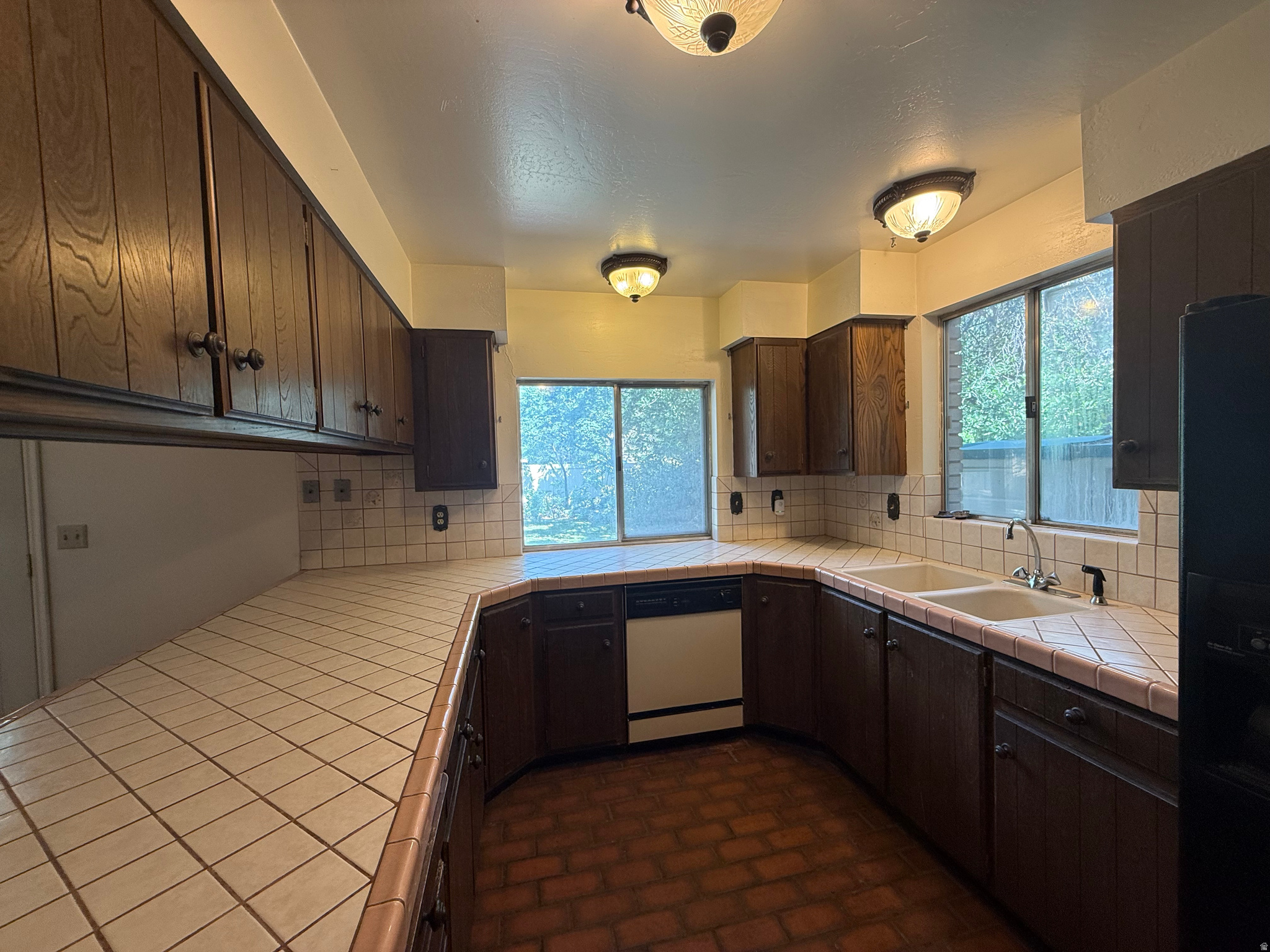 ROBINSON SQUARE - Residential