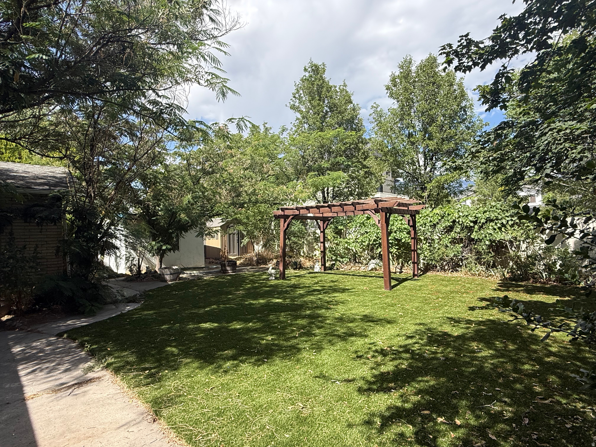ROBINSON SQUARE - Residential