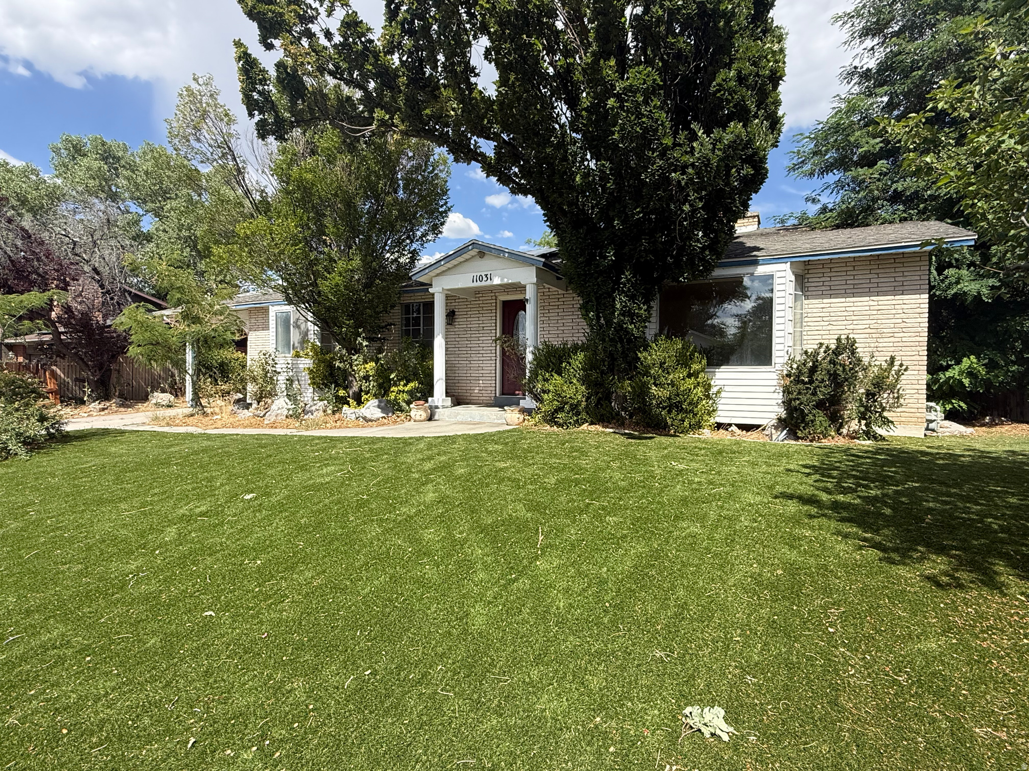ROBINSON SQUARE - Residential