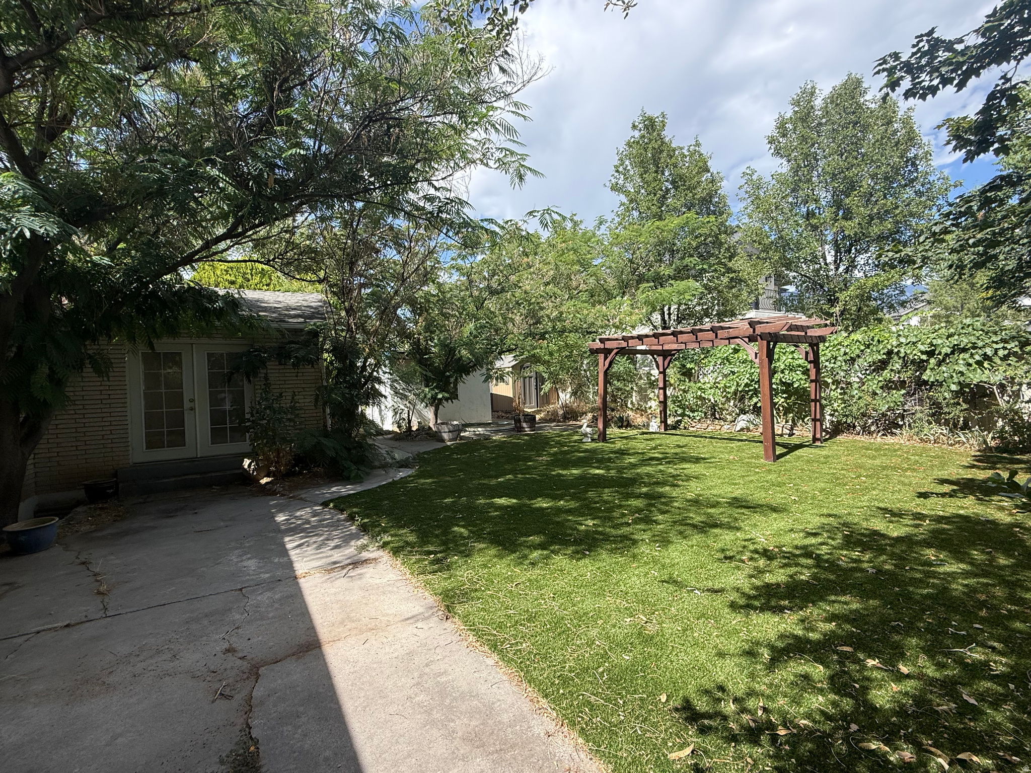 ROBINSON SQUARE - Residential