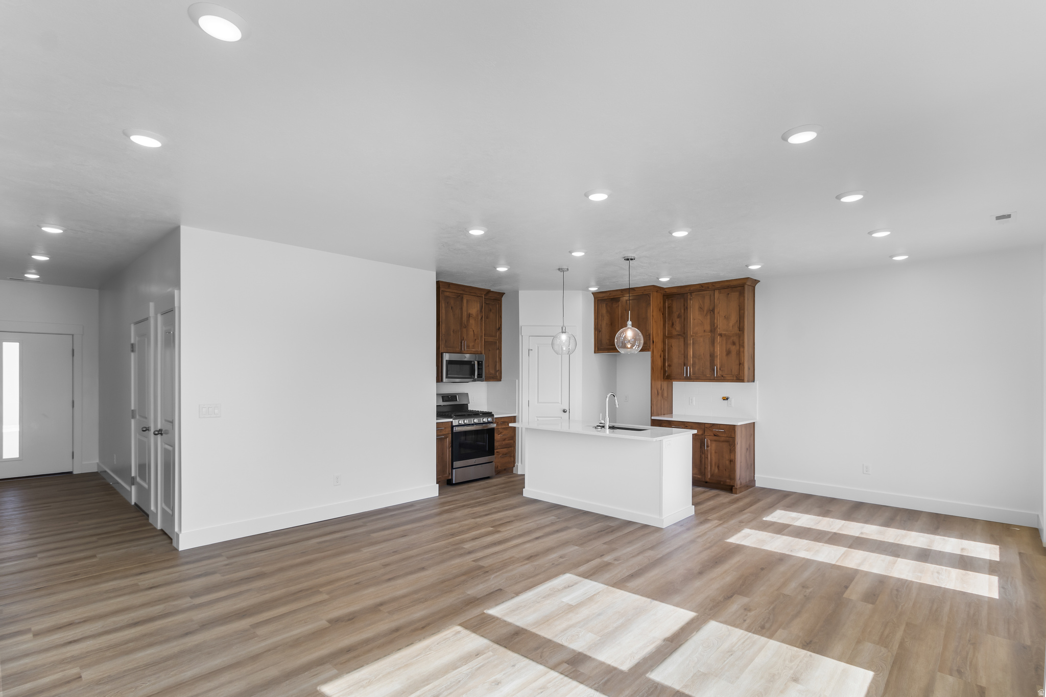 RIVERGATE - Residential