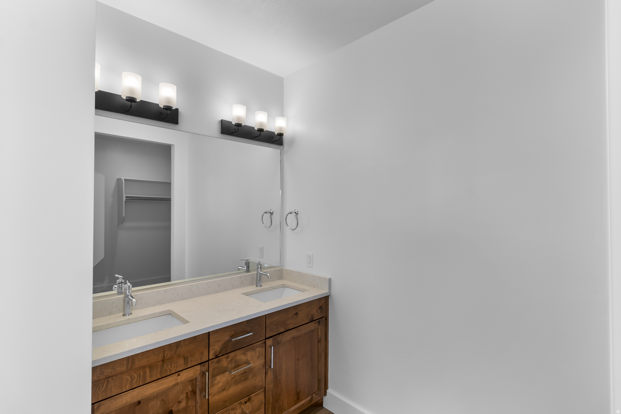 RIVERGATE - Residential