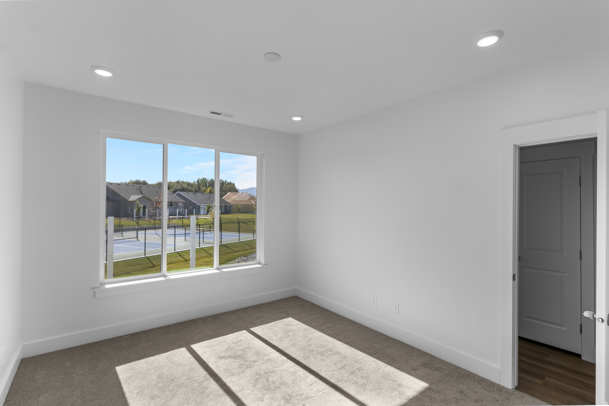 RIVERGATE - Residential