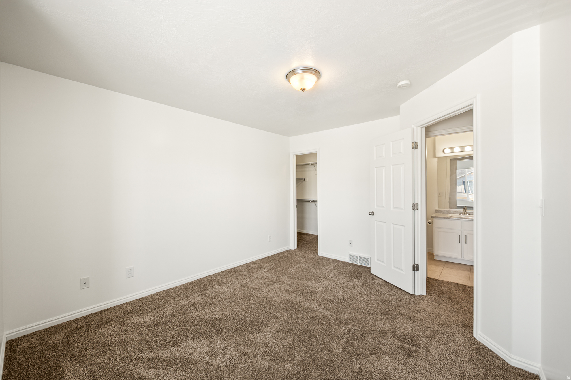 FOXBORO COVENTRY - Residential