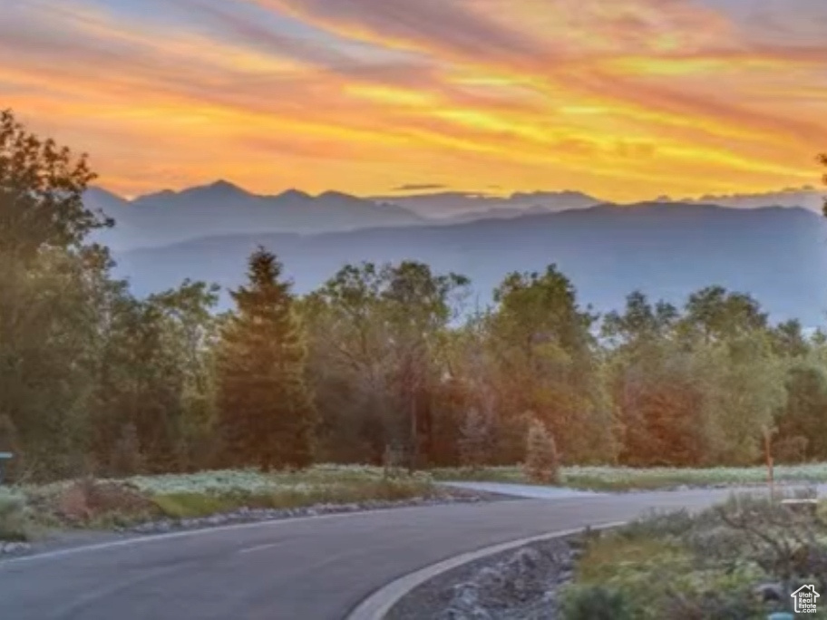 THOUSAND OAKS - Land