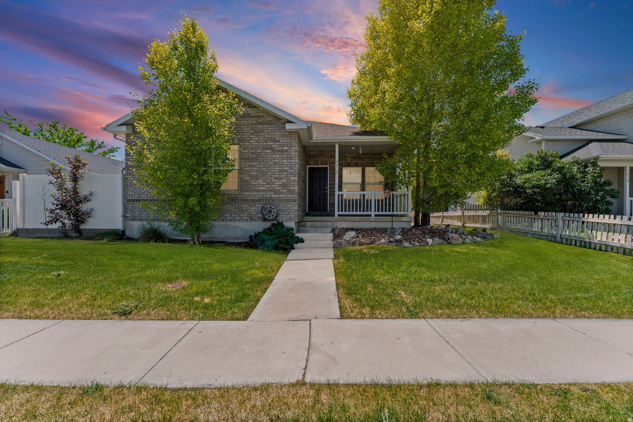 Square footage figures are provided as a courtesy estimate only and were obtained from Utah Co. records. Buyer is advised to obtain an independent measurement.