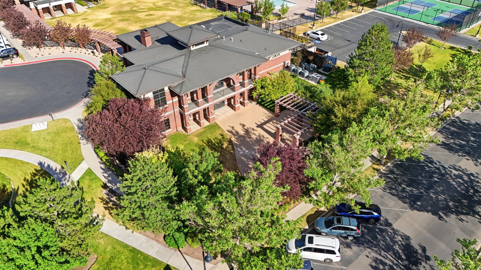 CLUBVIEW TOWNS AT IVORY RIDGE - Residential