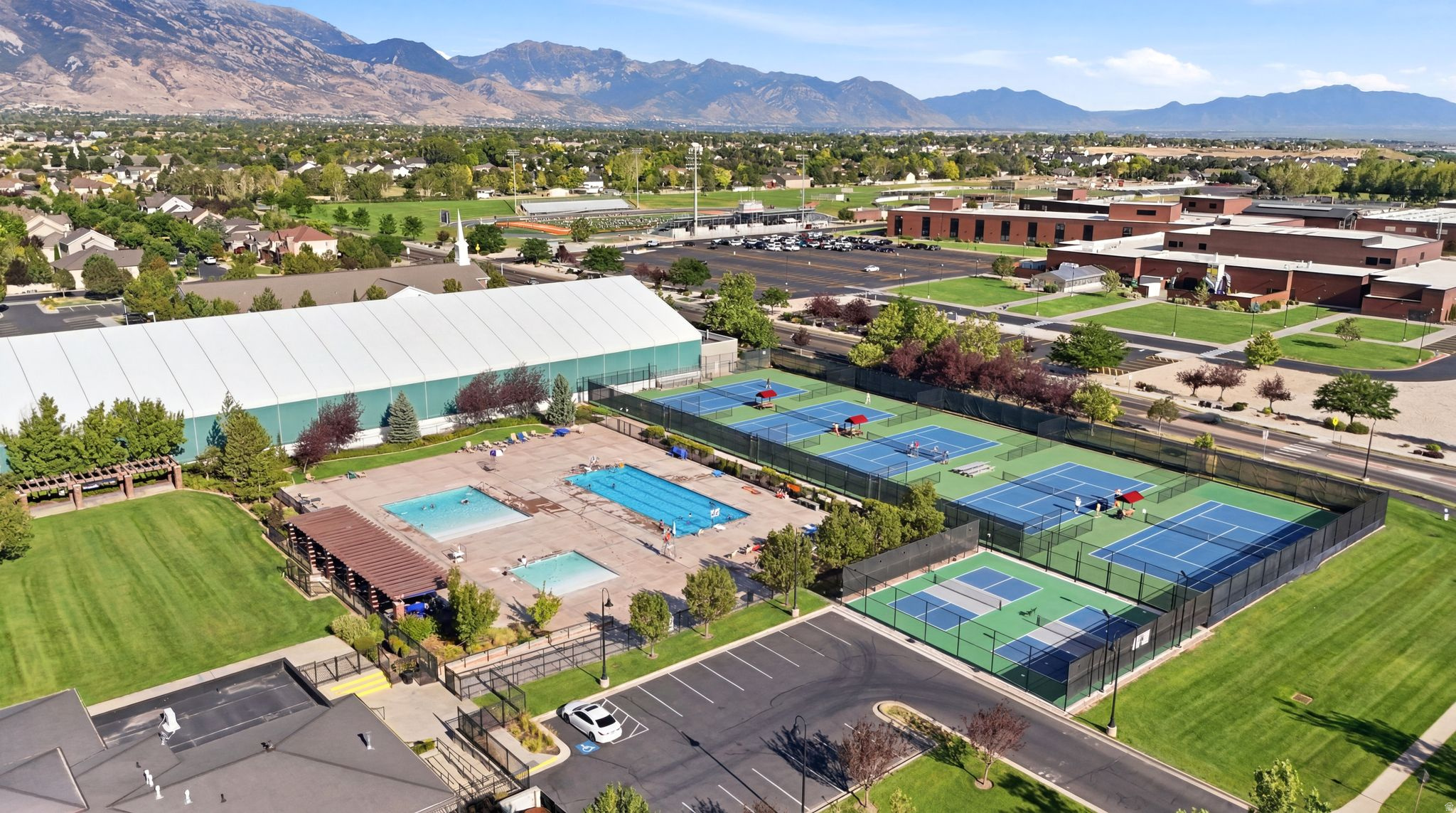CLUBVIEW TOWNS AT IVORY RIDGE - Residential