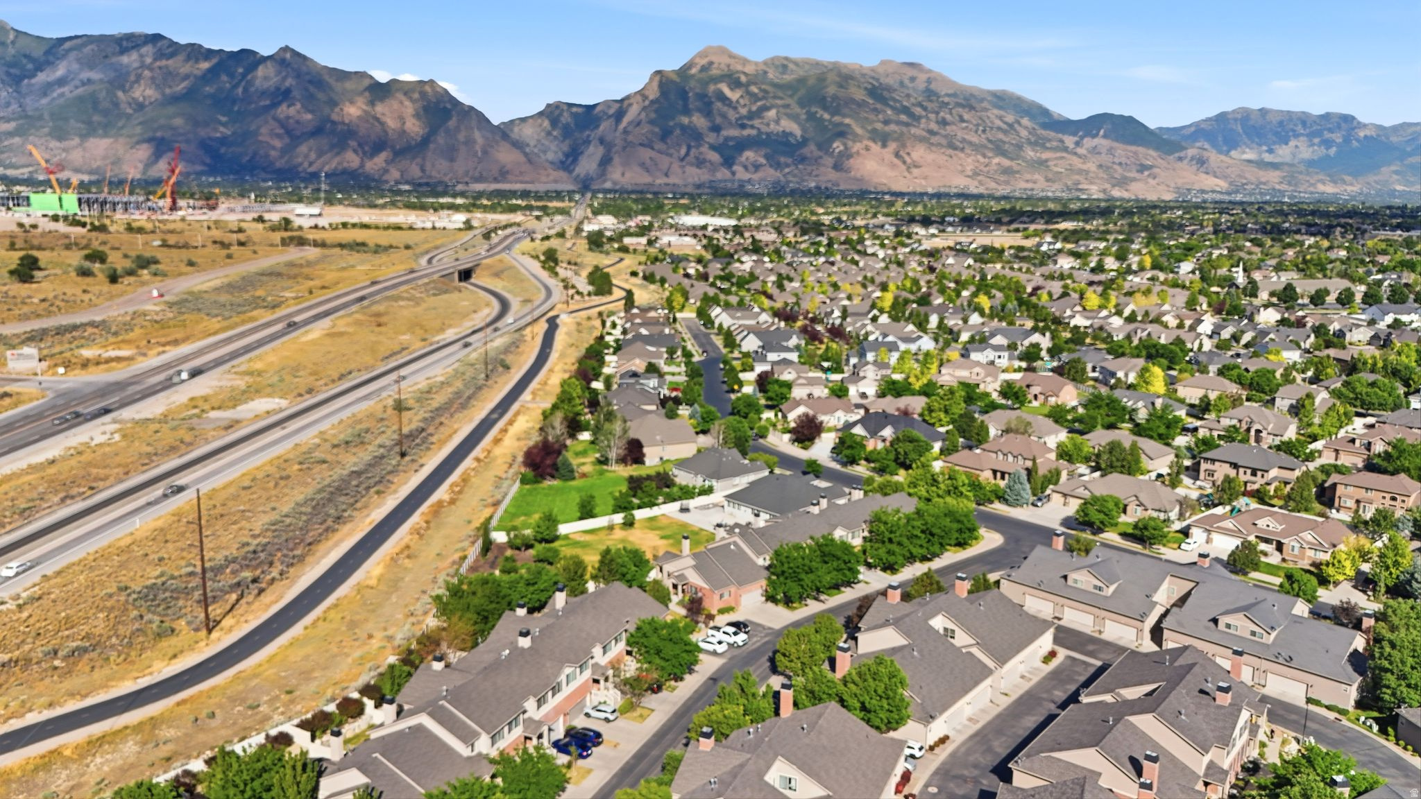 CLUBVIEW TOWNS AT IVORY RIDGE - Residential