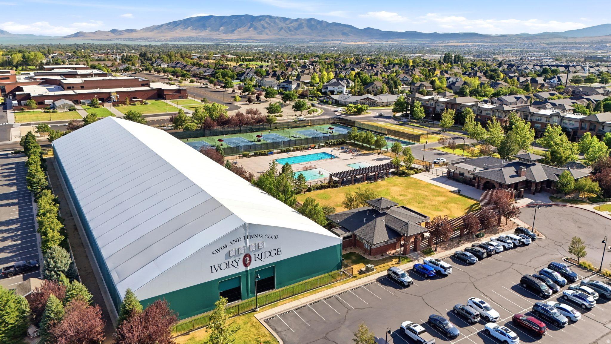 CLUBVIEW TOWNS AT IVORY RIDGE - Residential
