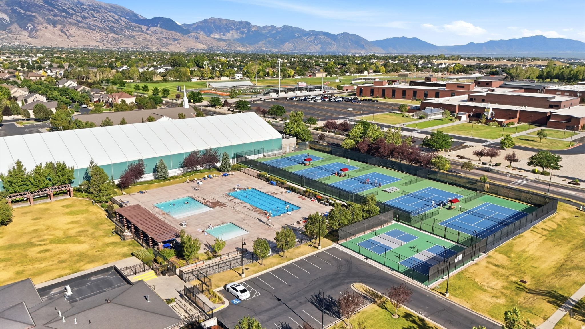 CLUBVIEW TOWNS AT IVORY RIDGE - Residential