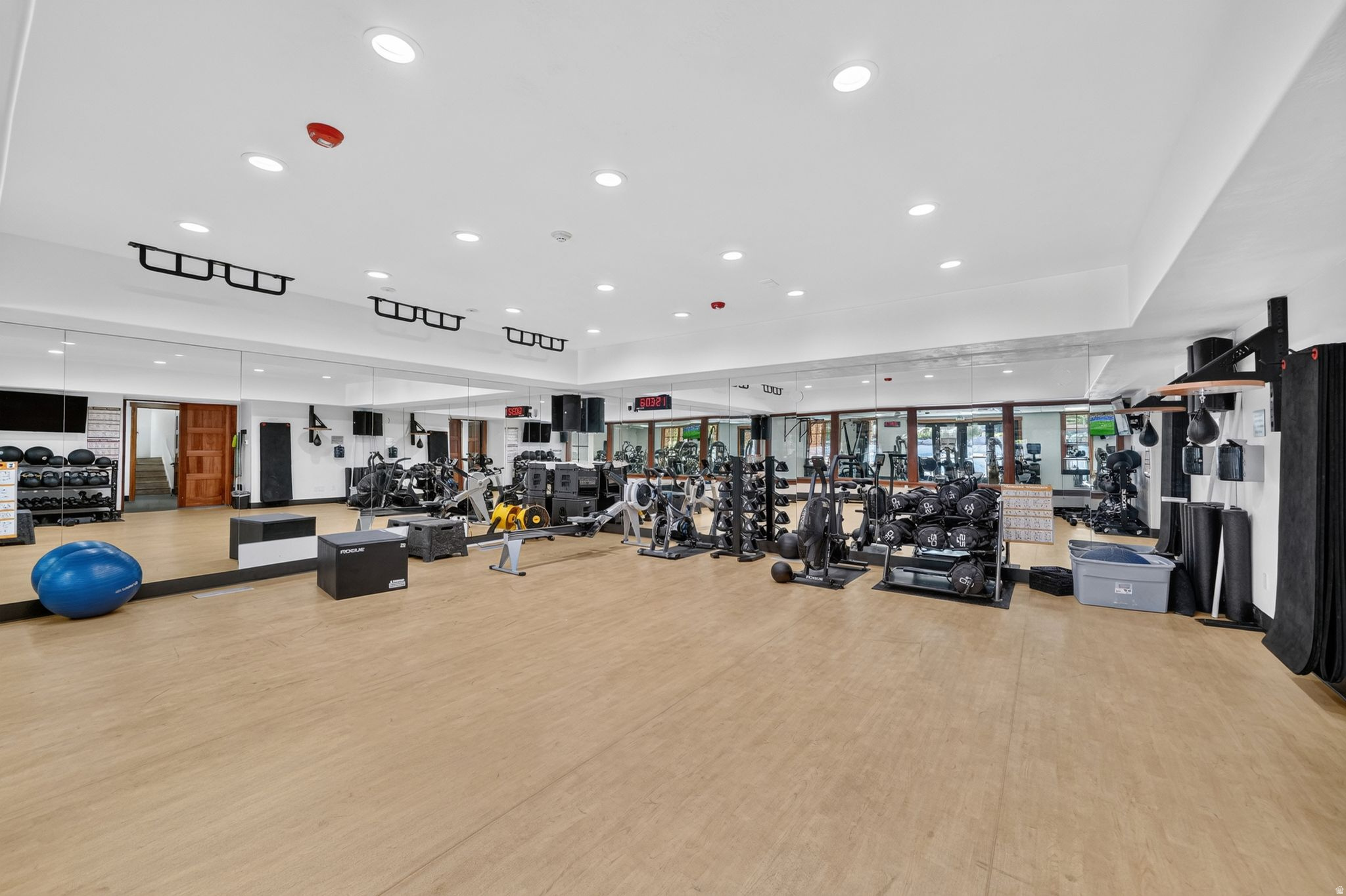 CLUBVIEW TOWNS AT IVORY RIDGE - Residential