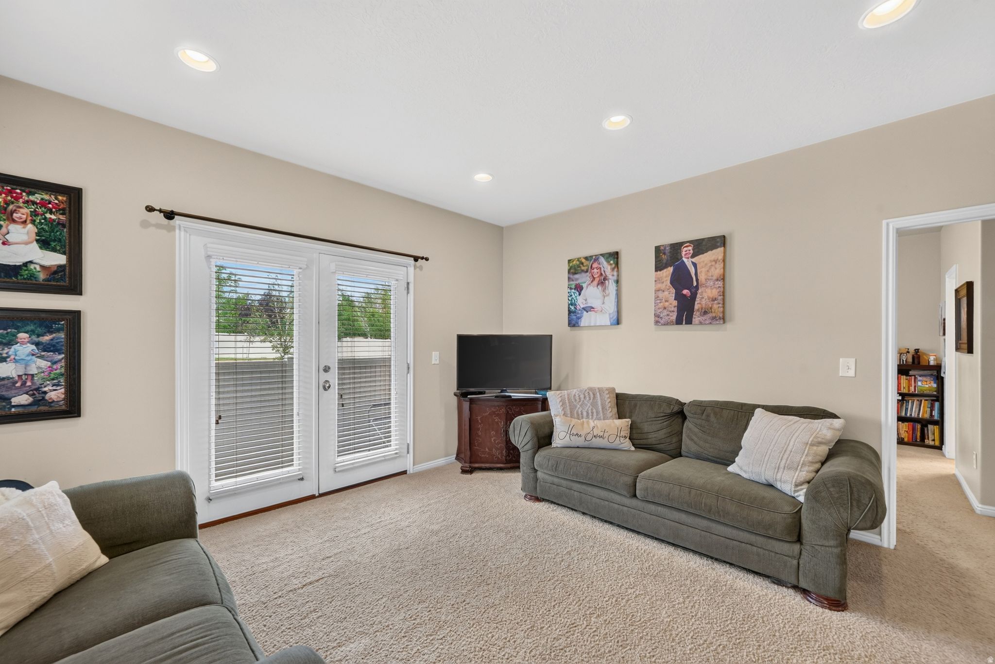 CLUBVIEW TOWNS AT IVORY RIDGE - Residential