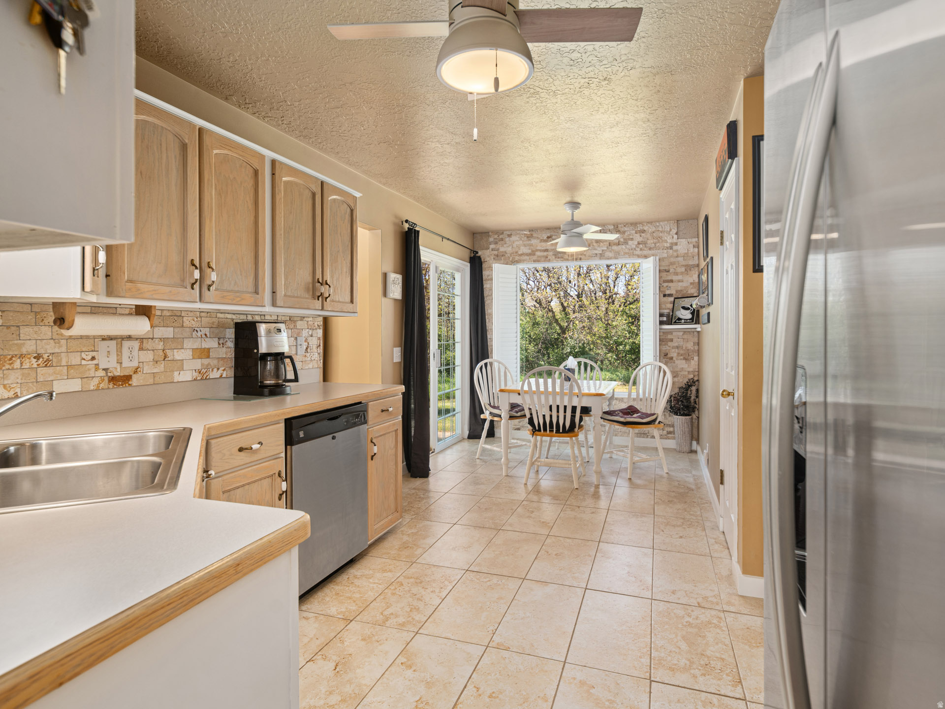 PATIO SPRINGS - Residential