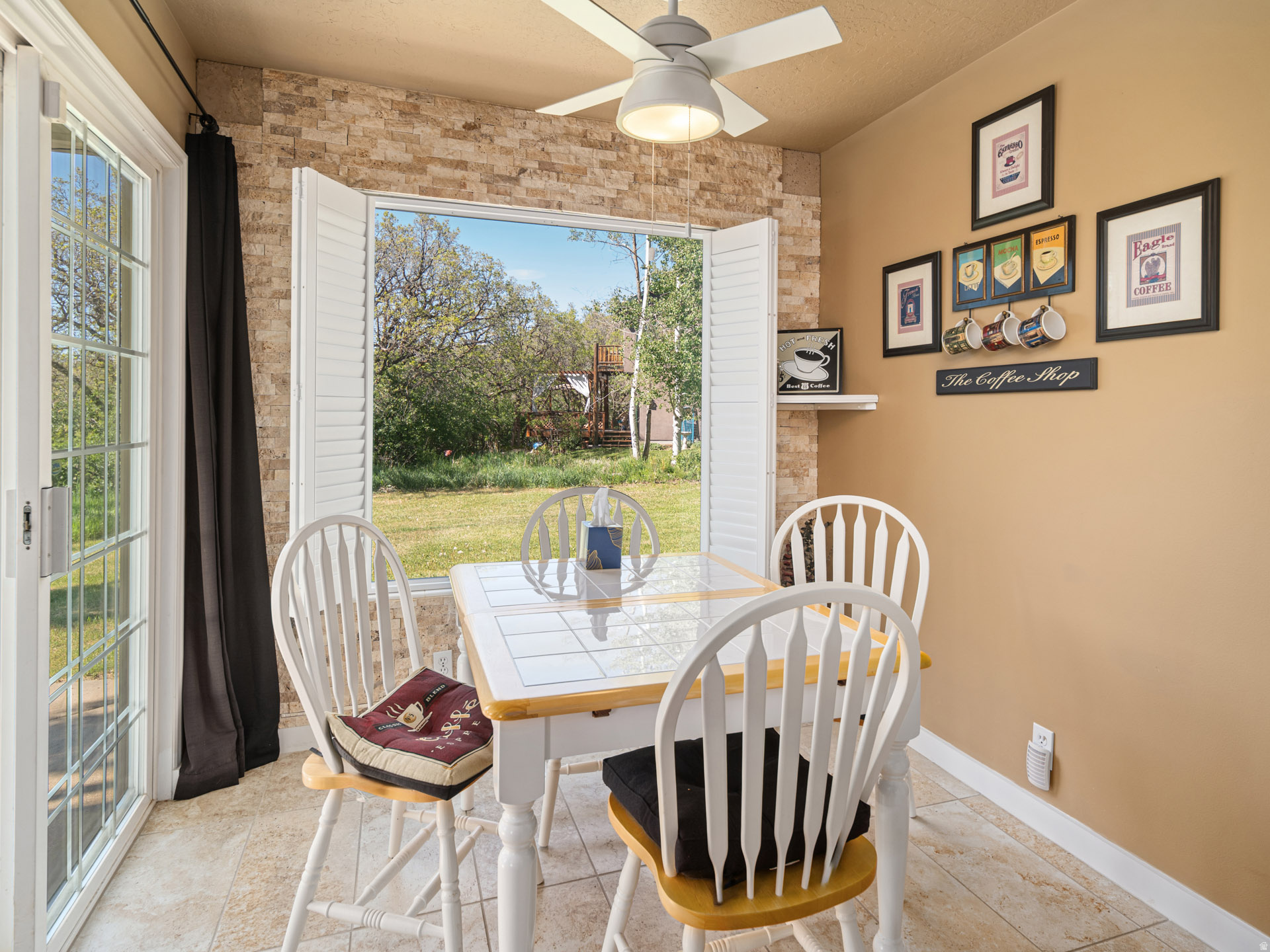 PATIO SPRINGS - Residential