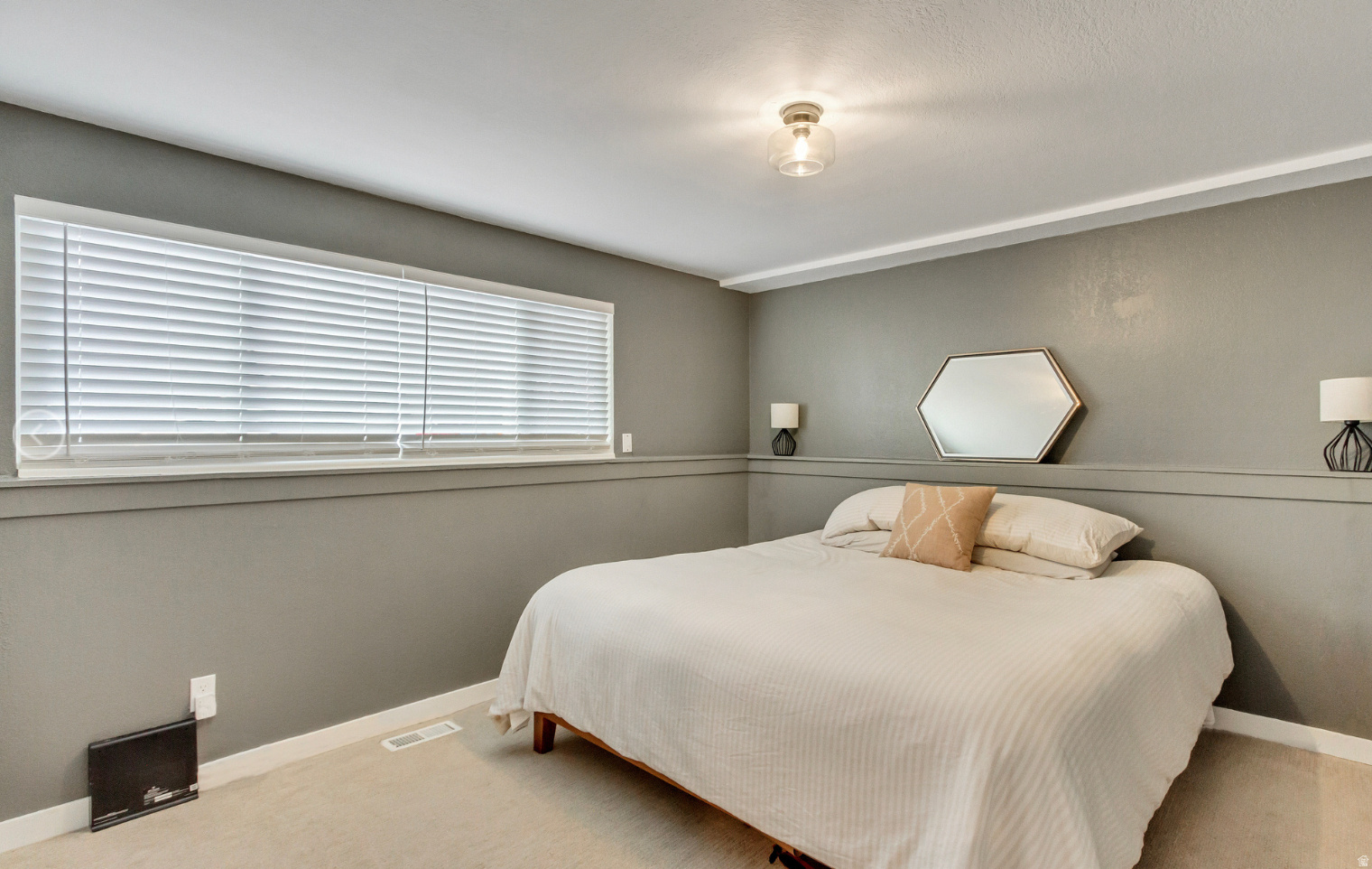 CRESCENT HILLS - Residential