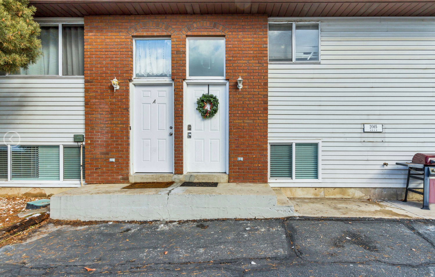 CRESCENT HILLS - Residential