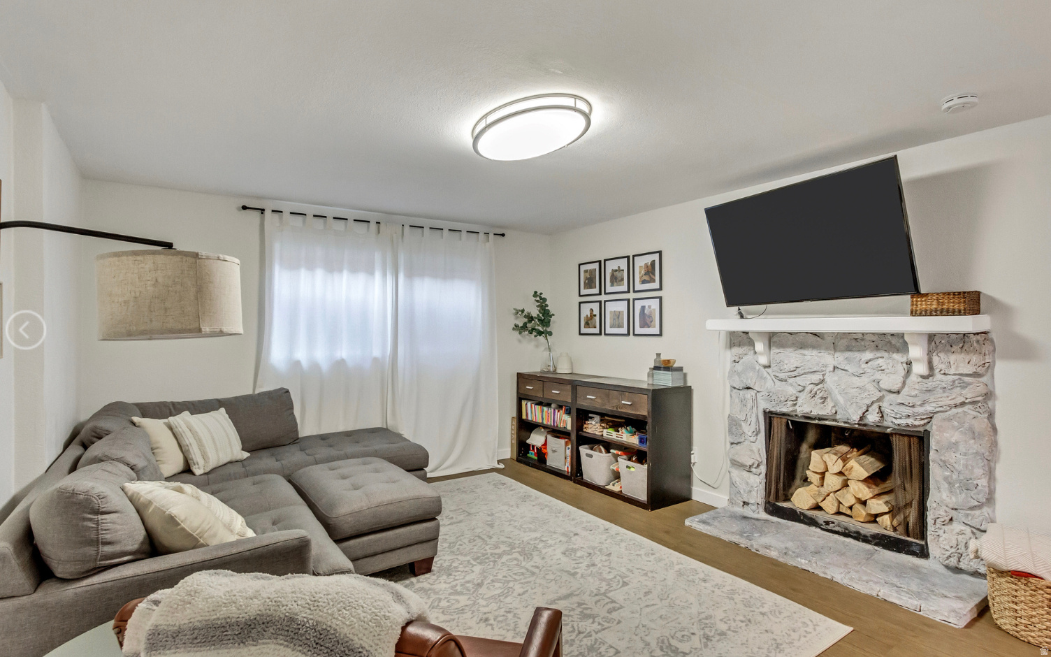 CRESCENT HILLS - Residential