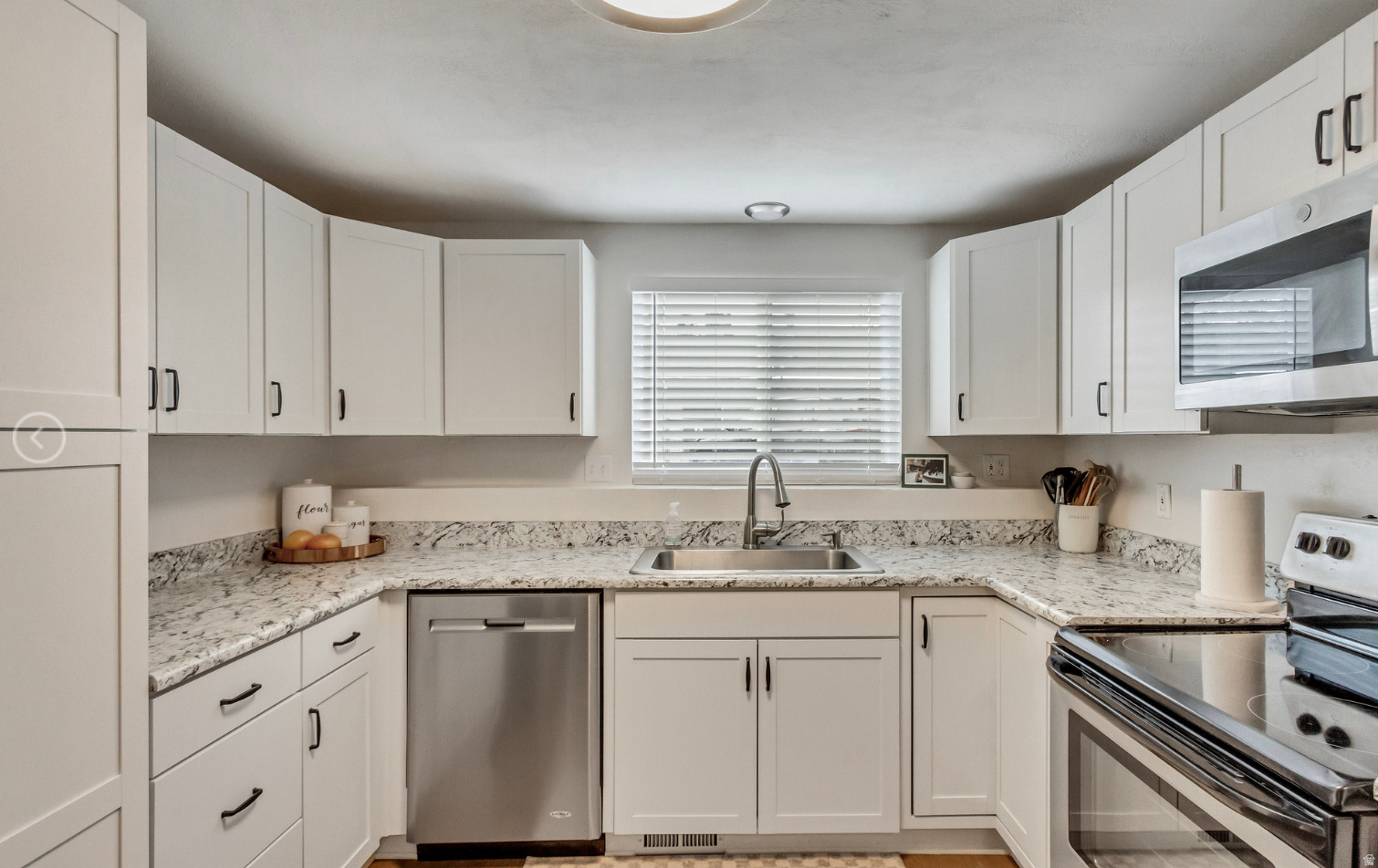 CRESCENT HILLS - Residential