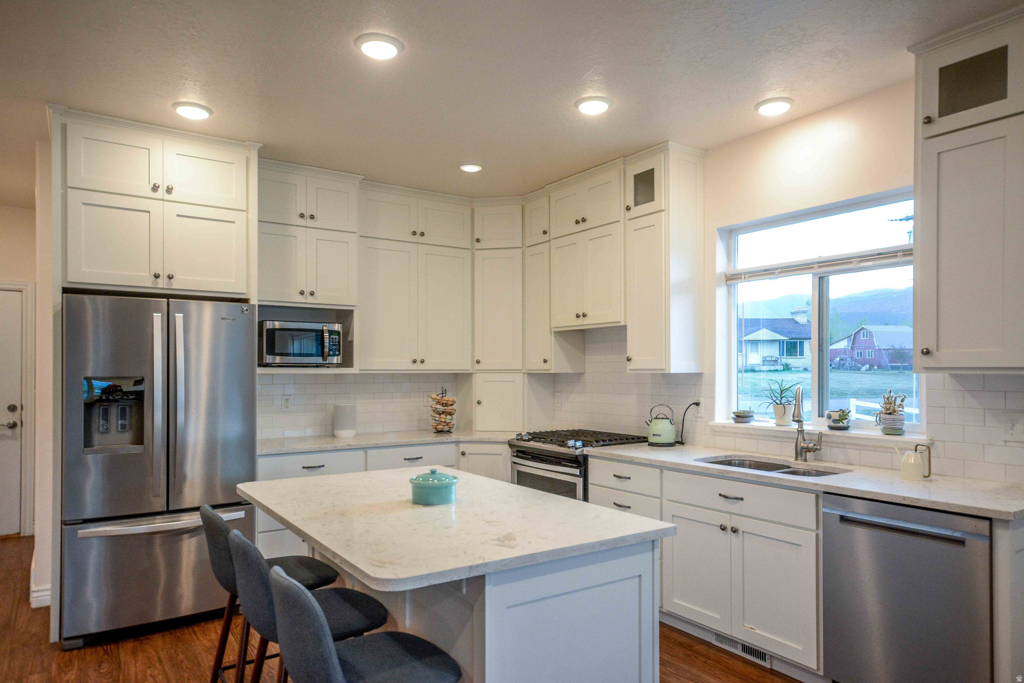 FAIRVIEW CITY - Residential