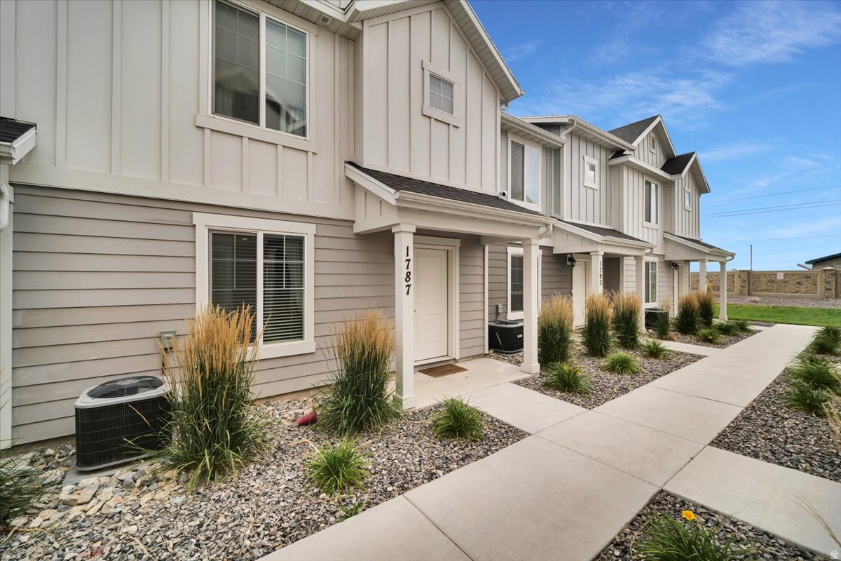 VILLAGES AT ARROWHEAD PARK - Residential