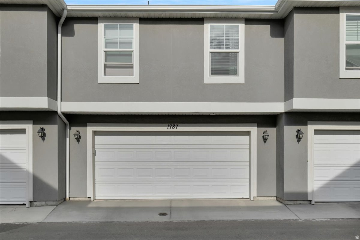 VILLAGES AT ARROWHEAD PARK - Residential