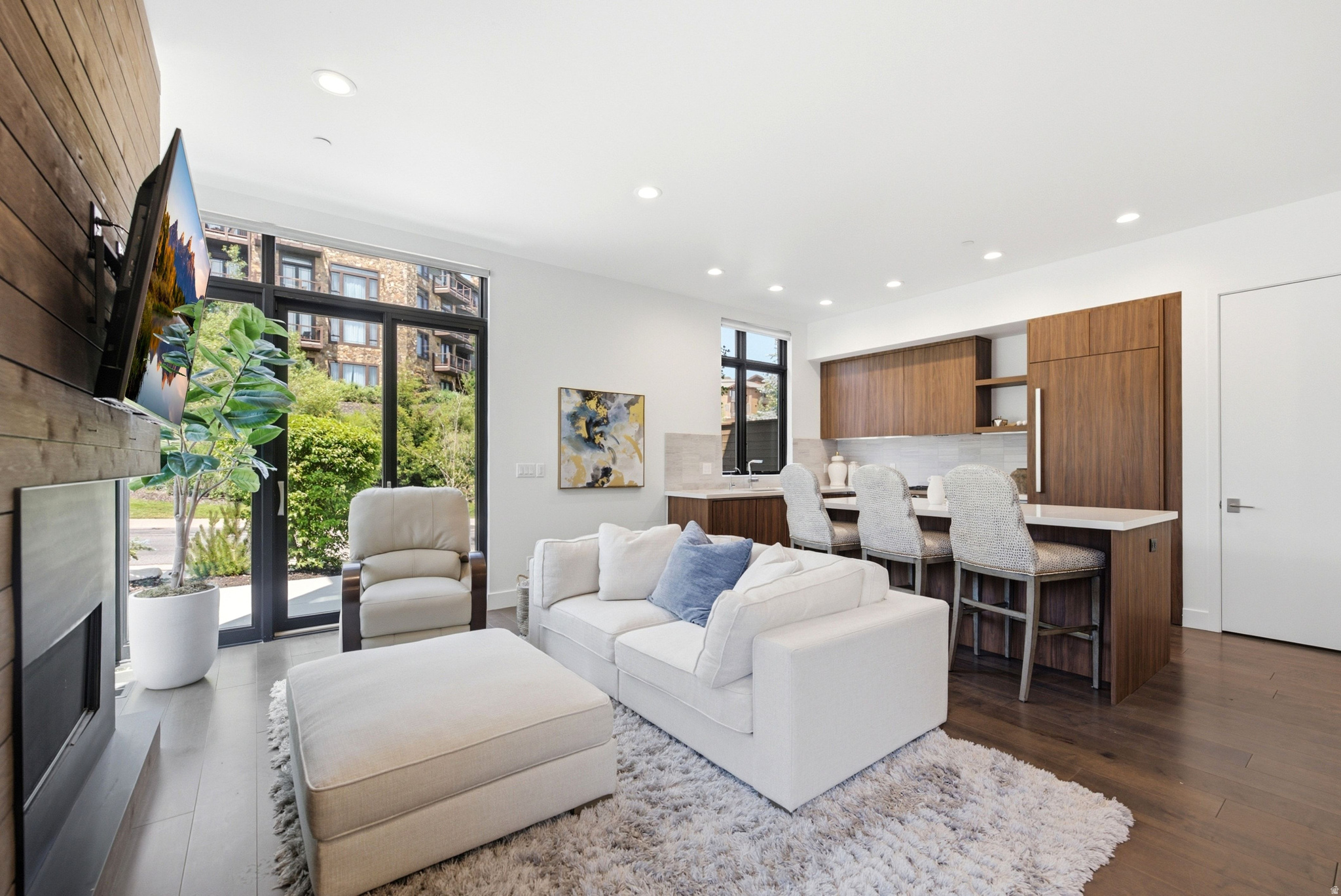 VIRDIAN CONDOMINIUMS - Residential
