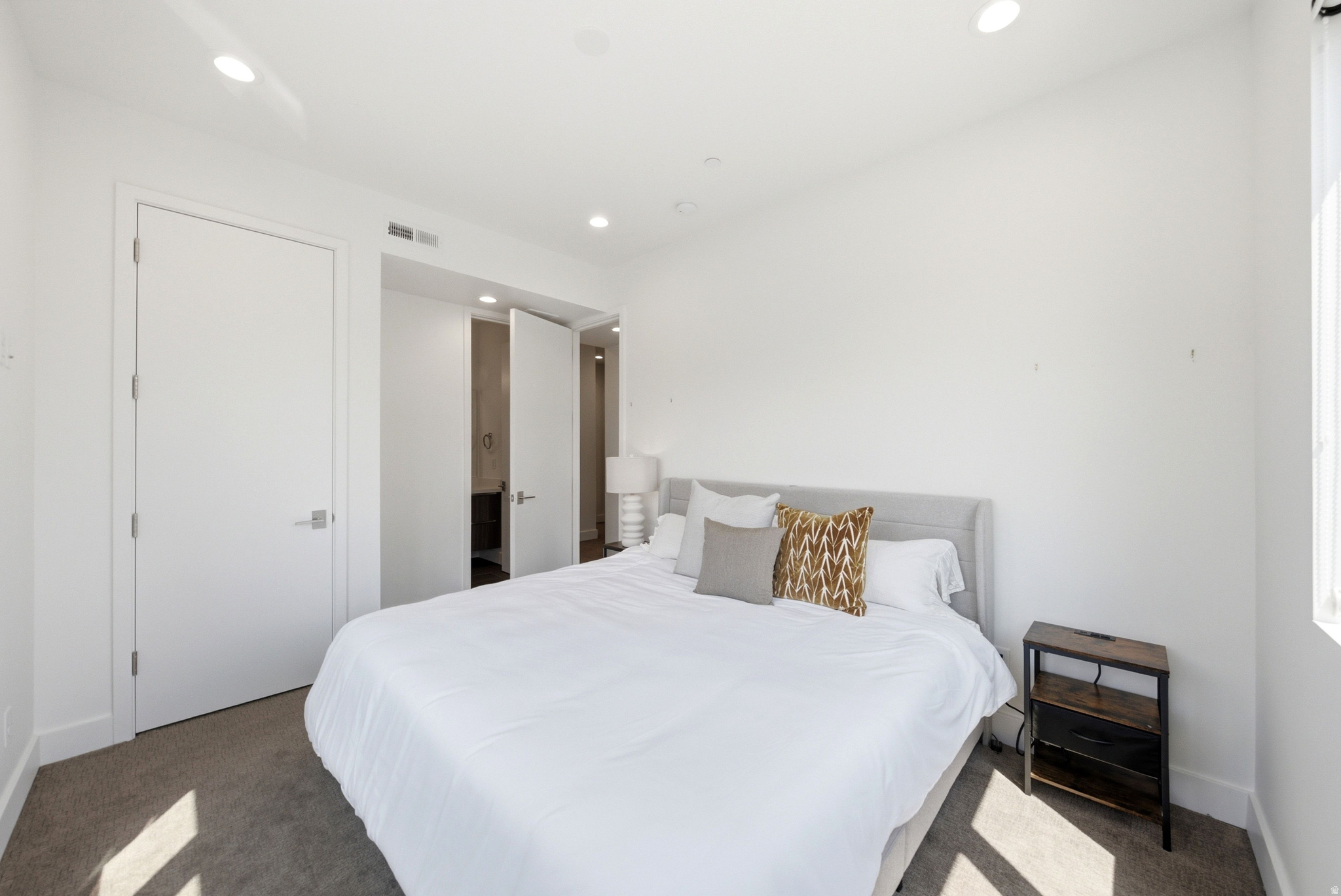 VIRDIAN CONDOMINIUMS - Residential