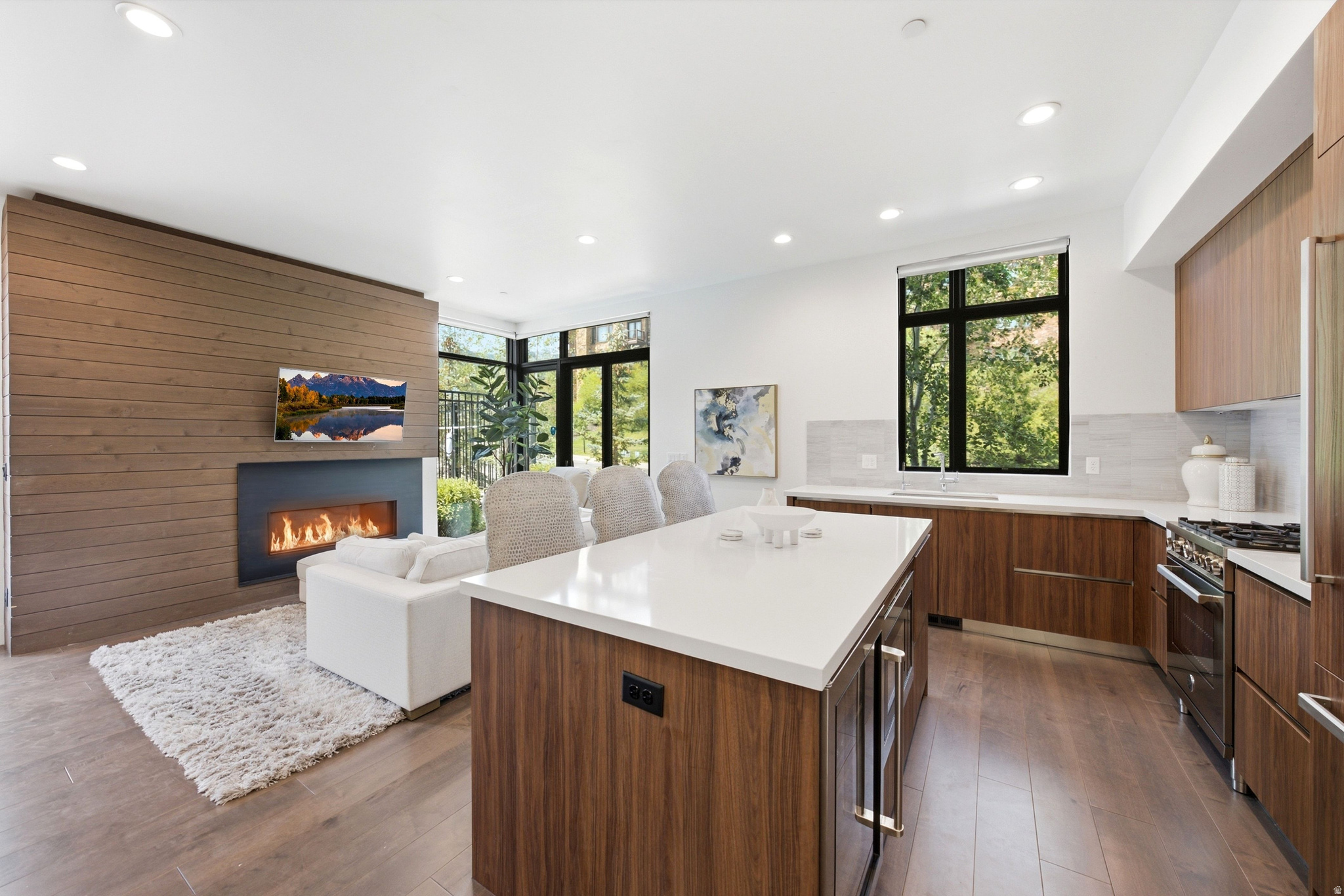 VIRDIAN CONDOMINIUMS - Residential