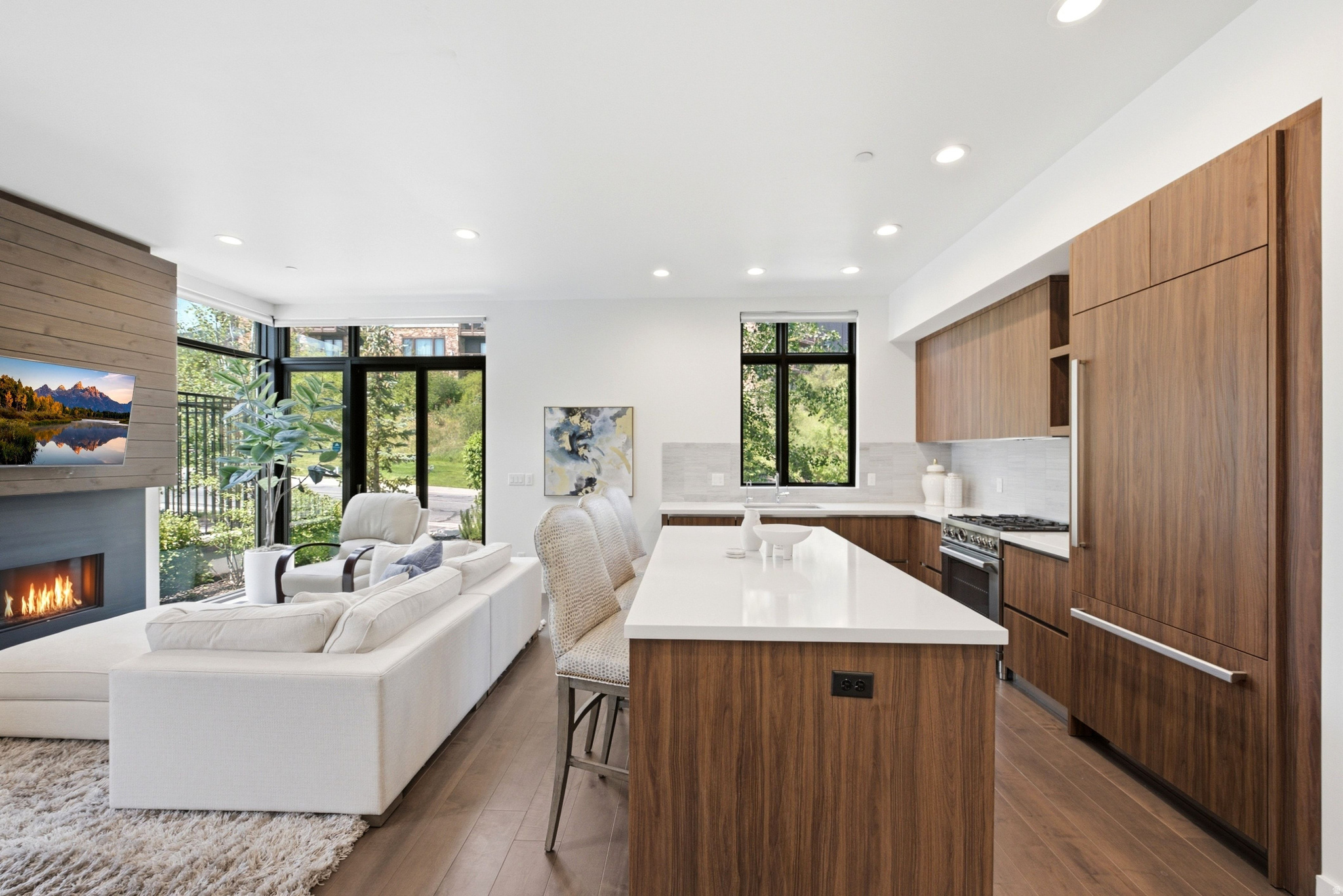 VIRDIAN CONDOMINIUMS - Residential