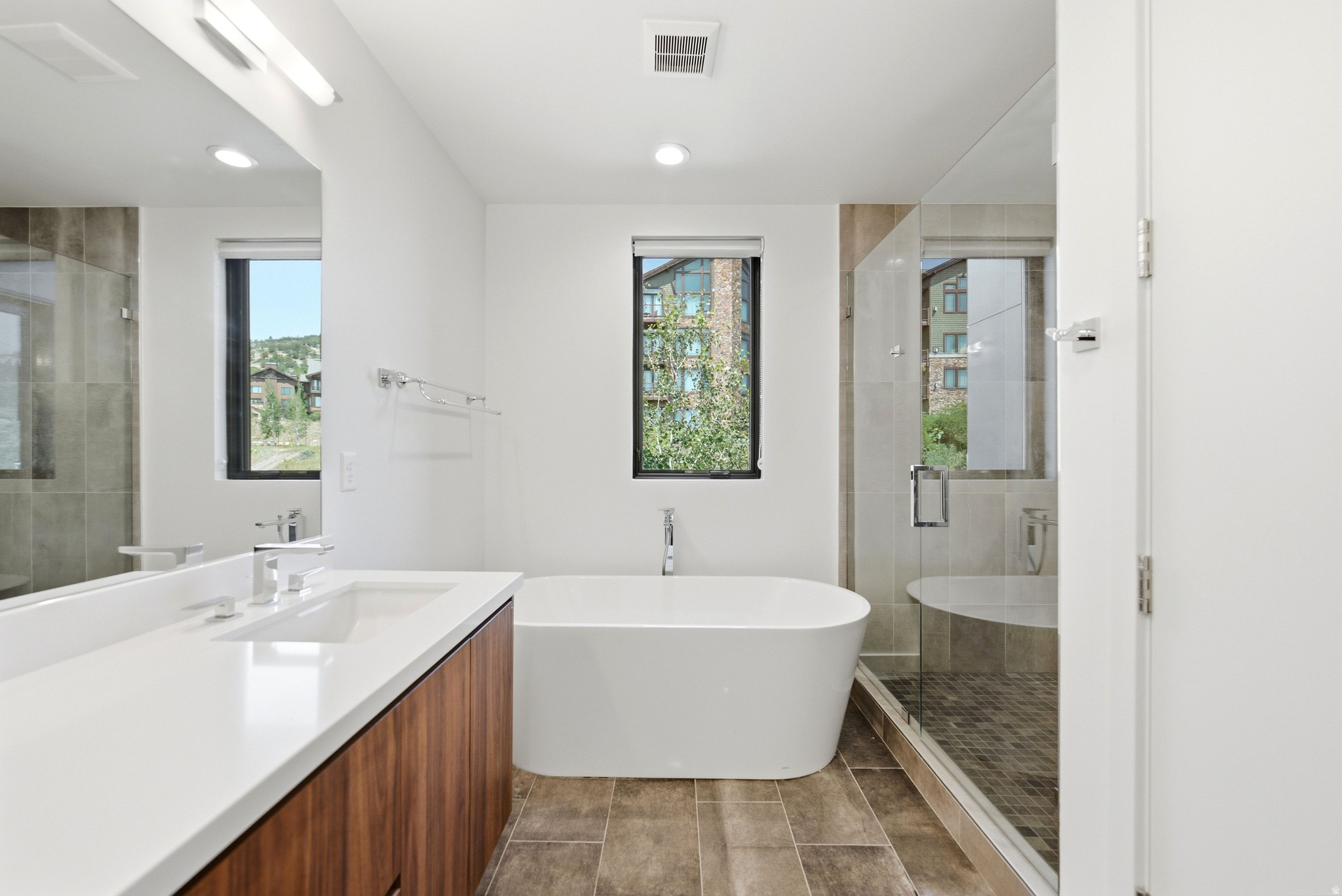 VIRDIAN CONDOMINIUMS - Residential