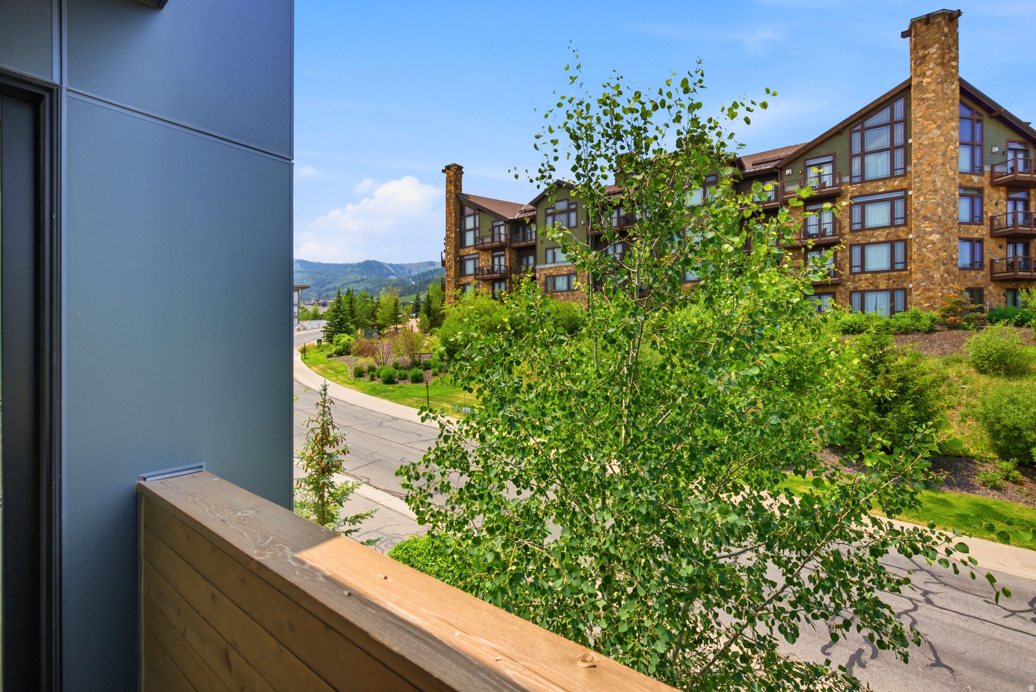 VIRDIAN CONDOMINIUMS - Residential