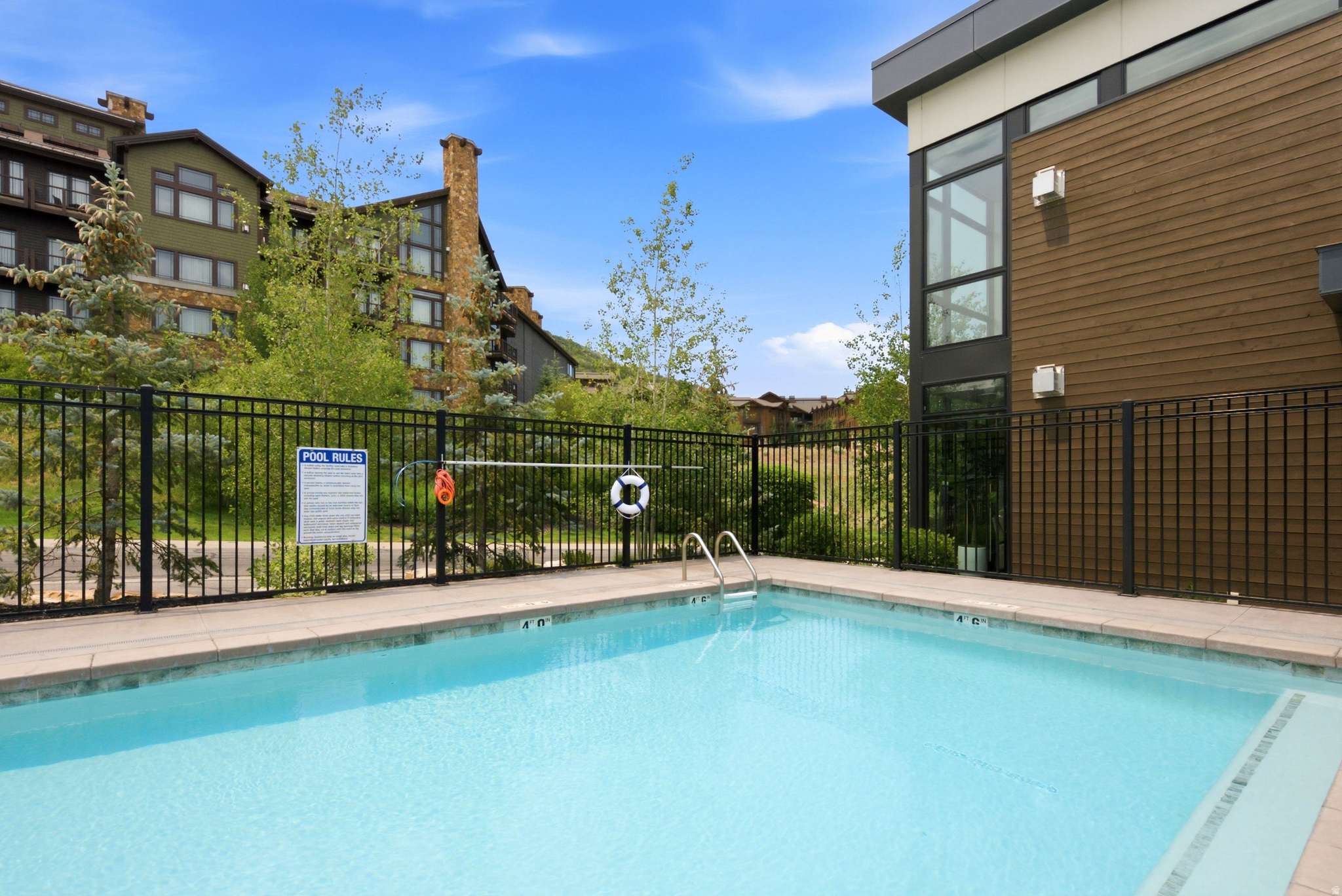 VIRDIAN CONDOMINIUMS - Residential
