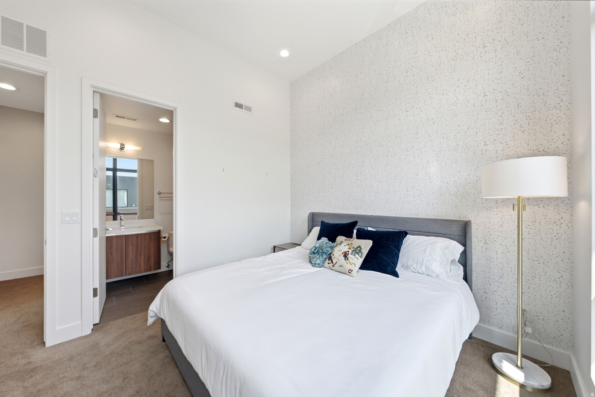 VIRDIAN CONDOMINIUMS - Residential