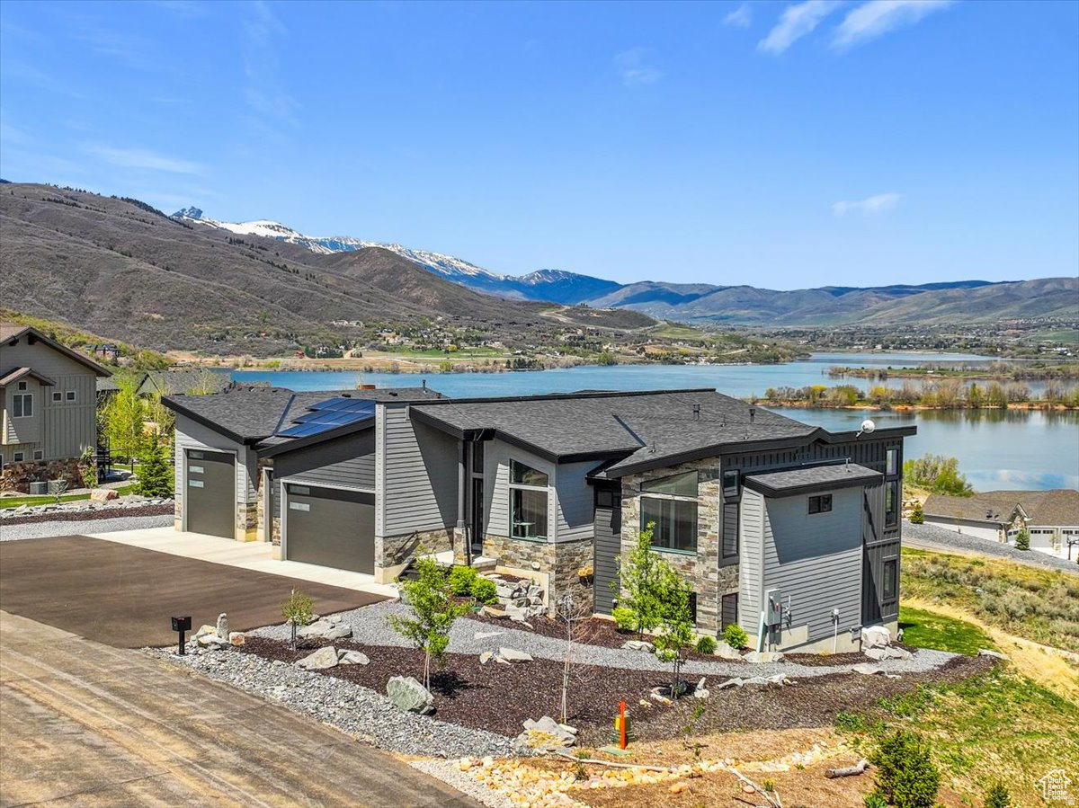 CHALETS AT SKI LAKE - Residential