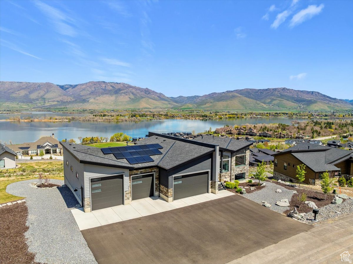 CHALETS AT SKI LAKE - Residential