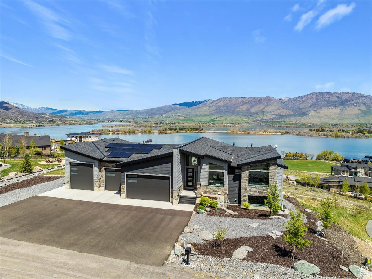 CHALETS AT SKI LAKE - Residential