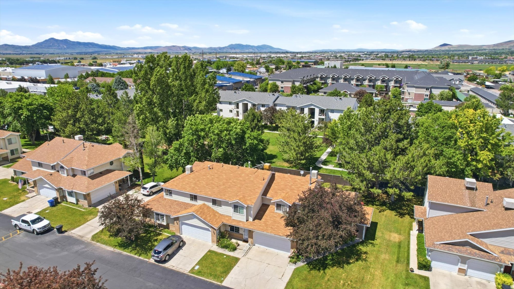 DEVONSHIRE COURT - Residential
