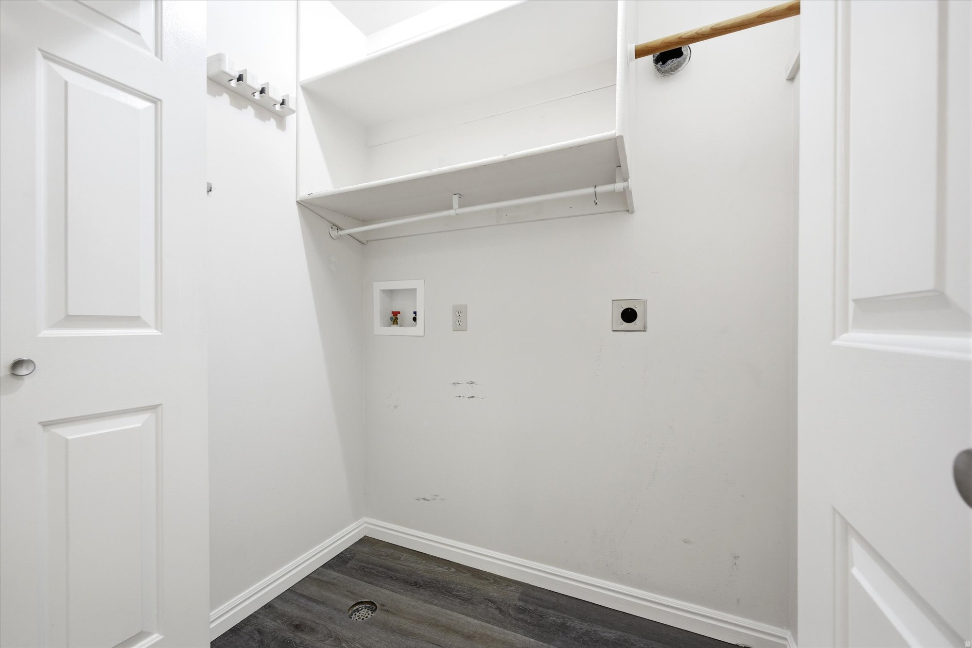 DEVONSHIRE COURT - Residential