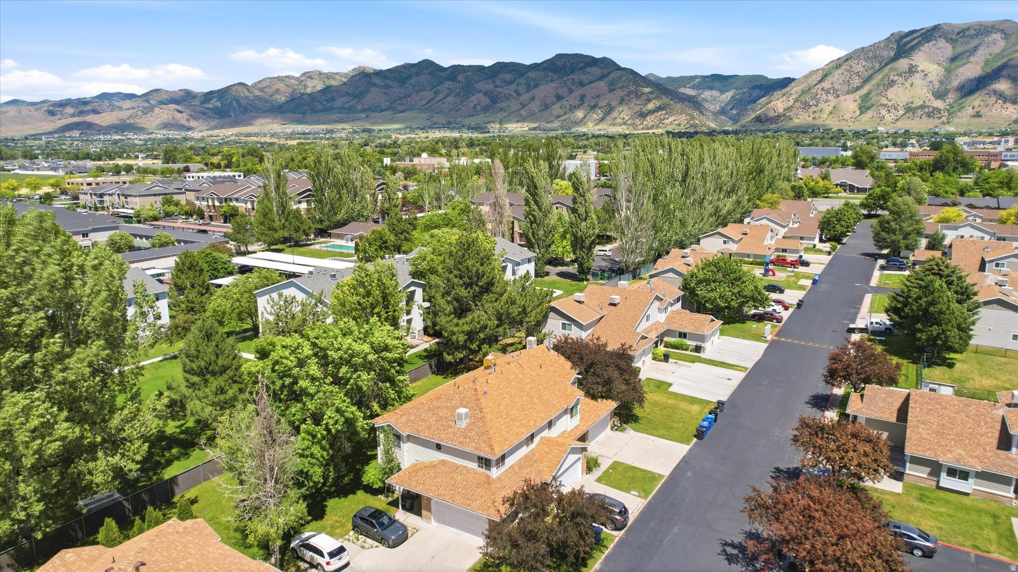 DEVONSHIRE COURT - Residential