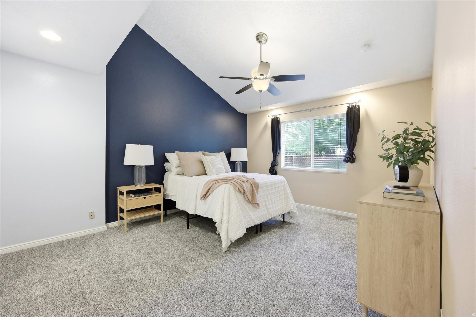 DEVONSHIRE COURT - Residential